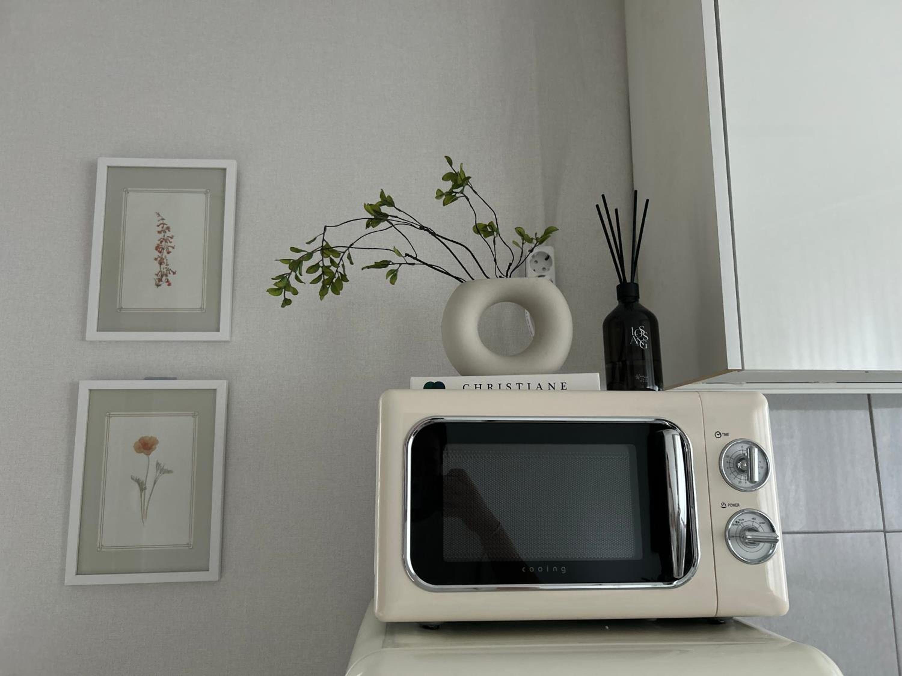 DongMyo Vibe 2BR Home, 4 Beds, 8 Guests