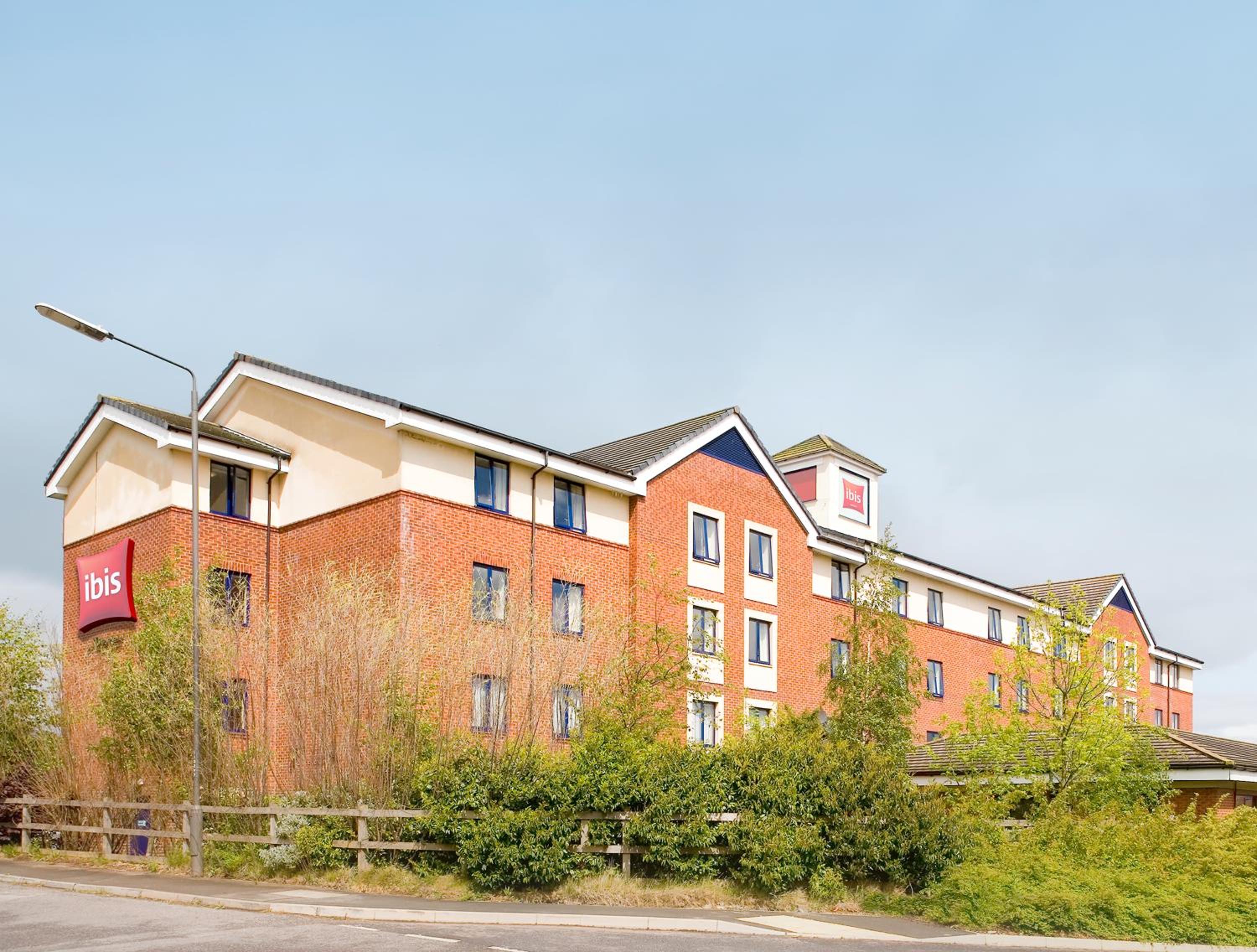 Hotel ibis Chesterfield North - Barlborough - Image 1