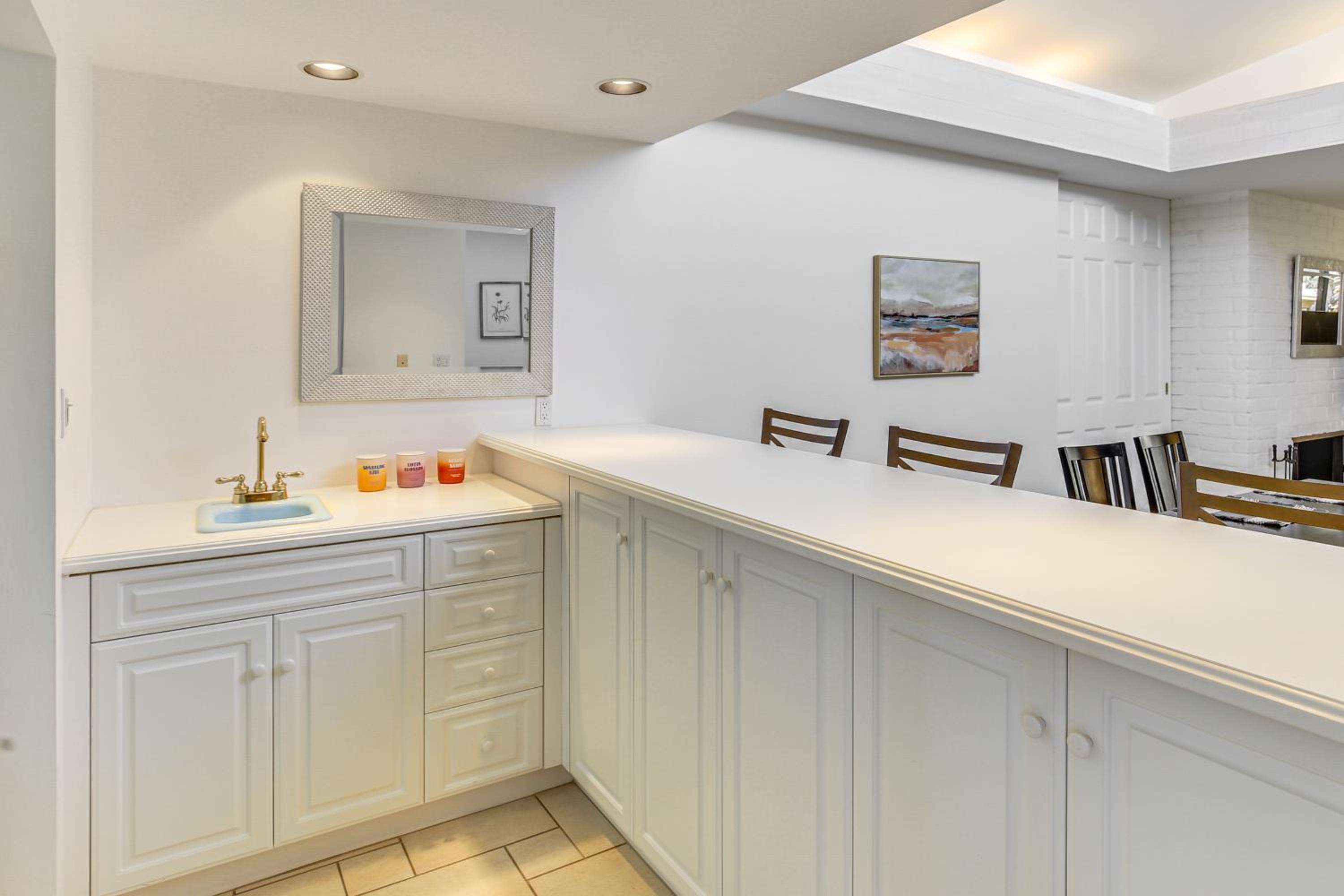 Palm Desert Condo with Community Perks WFH Friendly