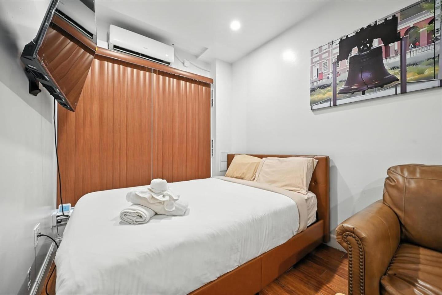 Cozy Modern Studio Perfect for Short or Long Stays
