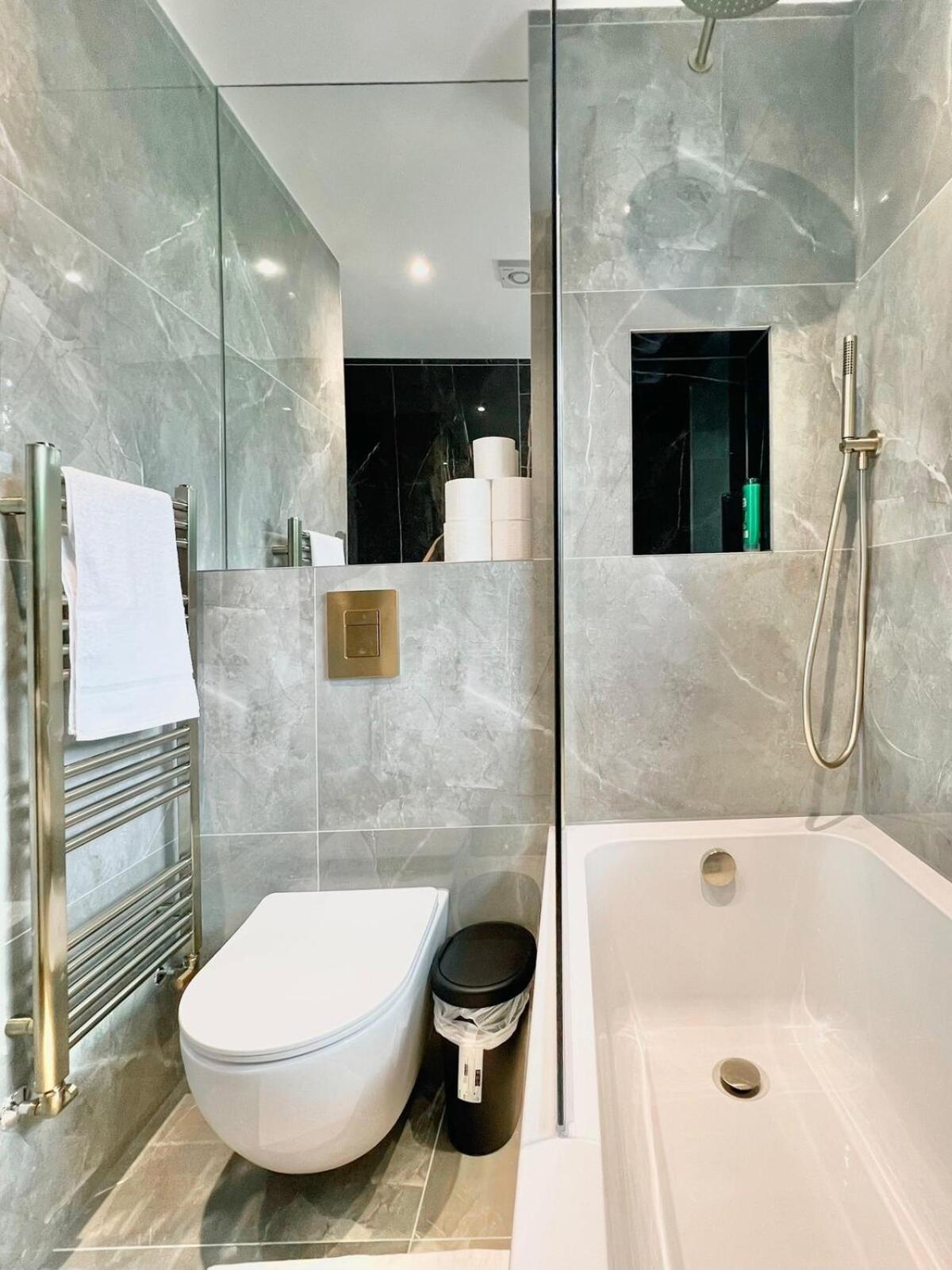 Bright Flat near Neasden Station