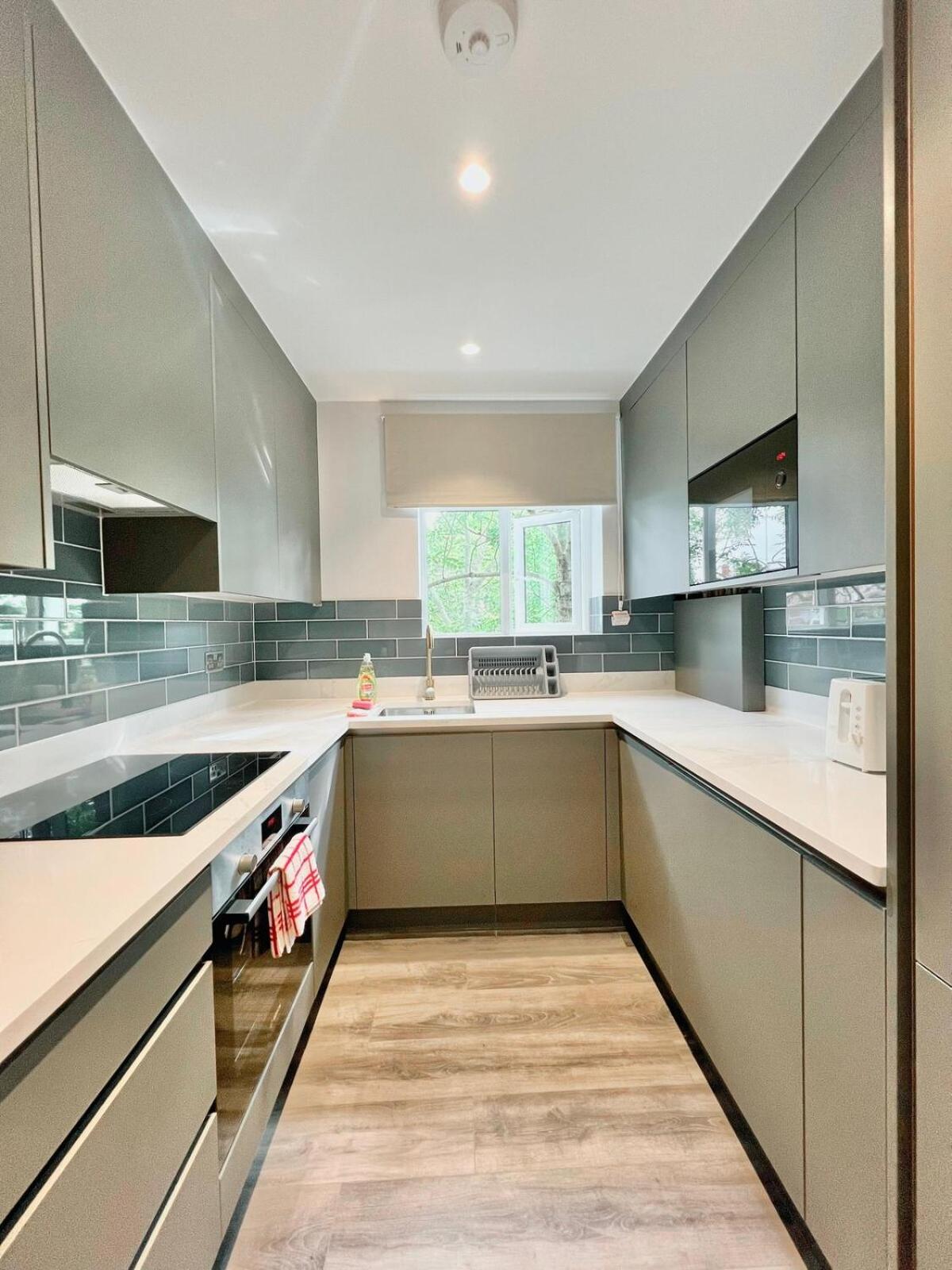 Bright Flat near Neasden Station