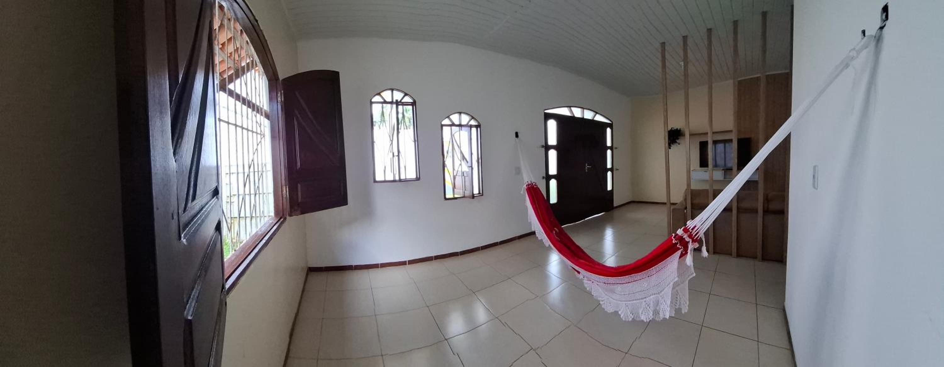 Espaço inteiro na Vila dos Cabanos com garagem