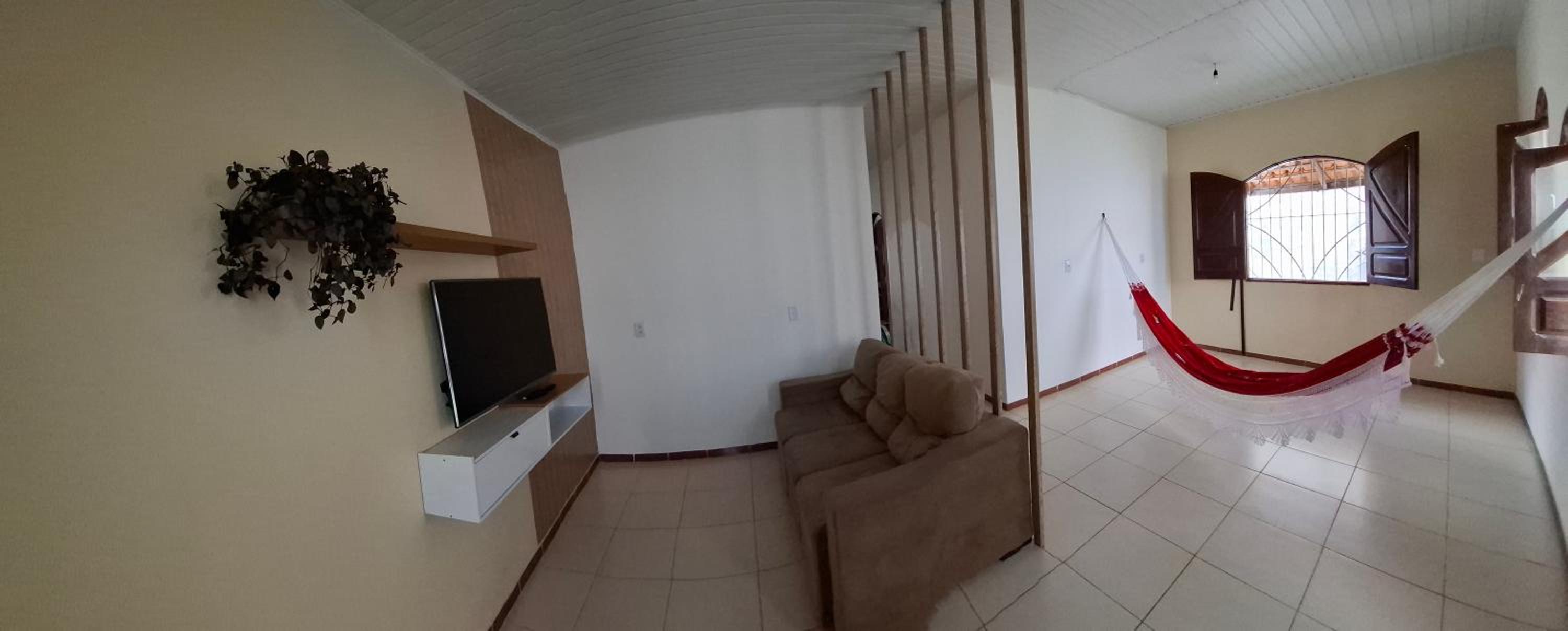 Espaço inteiro na Vila dos Cabanos com garagem