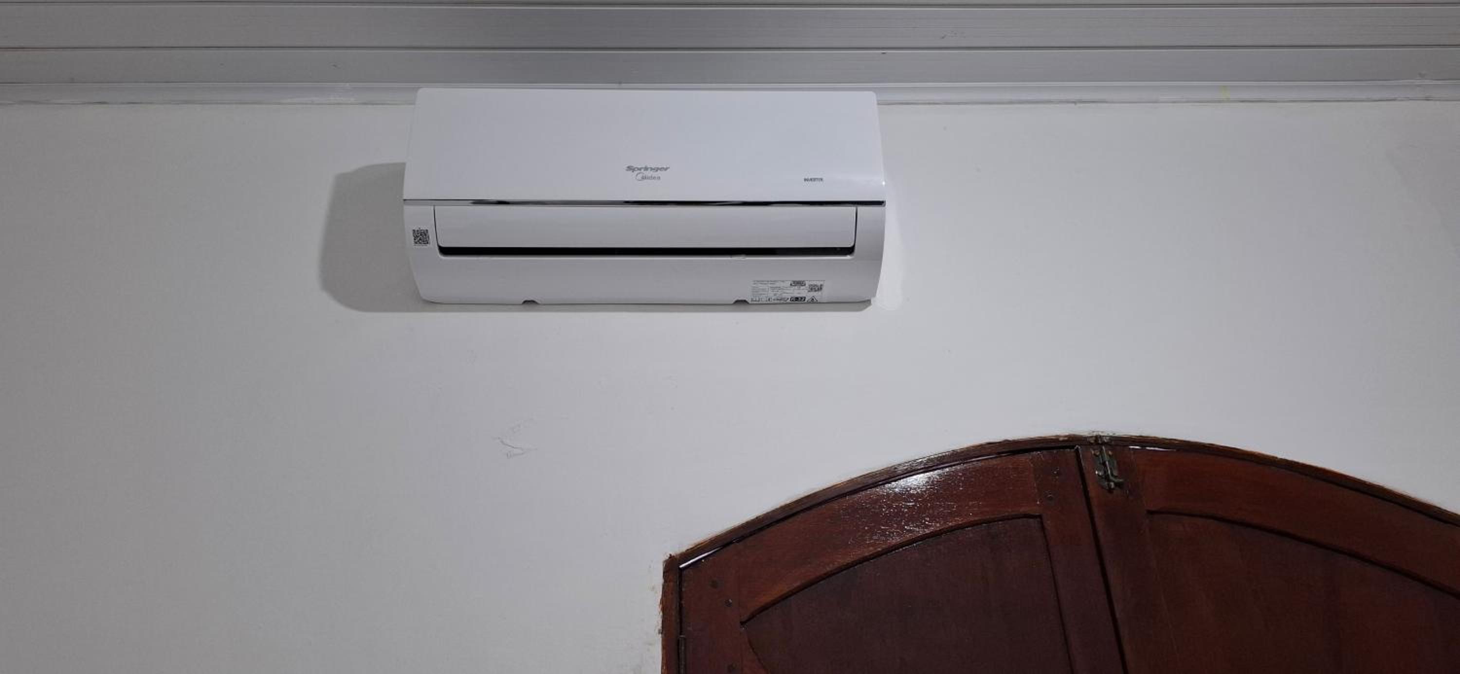 Espaço inteiro na Vila dos Cabanos com garagem