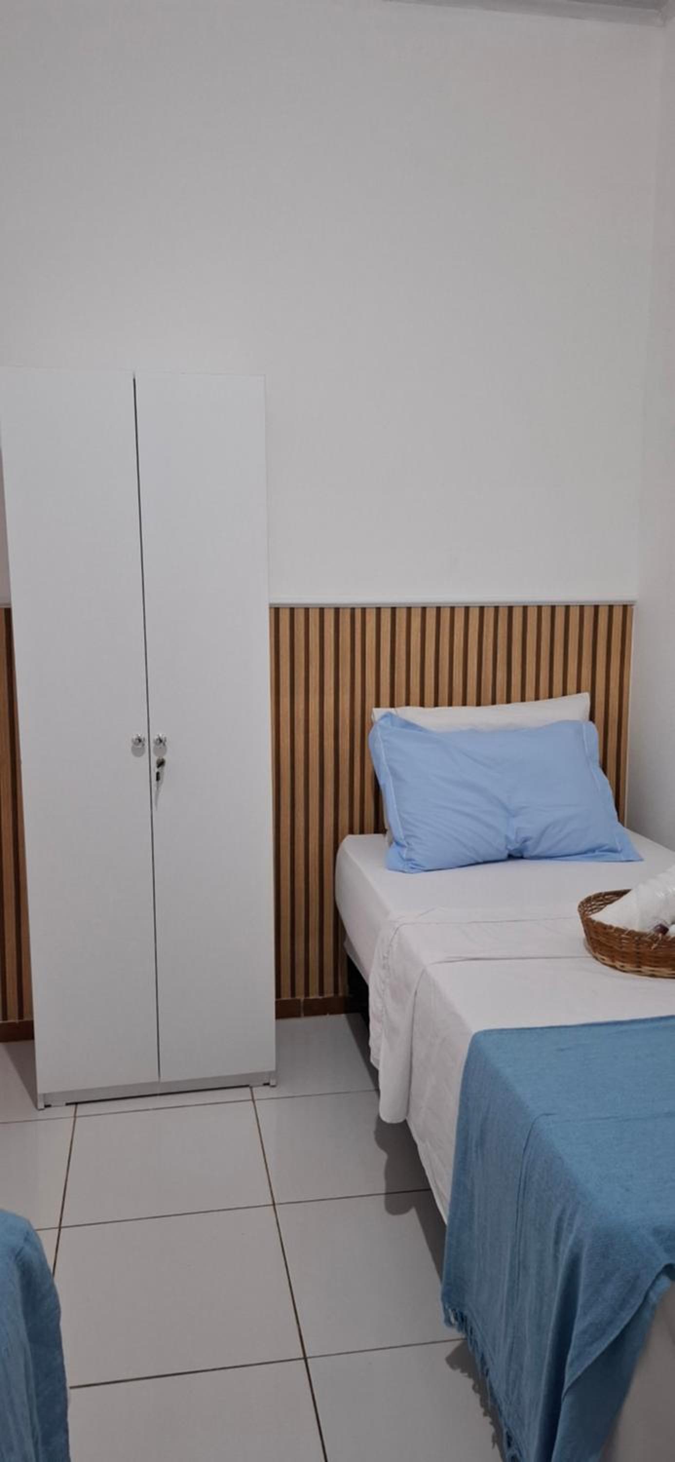 Espaço inteiro na Vila dos Cabanos com garagem