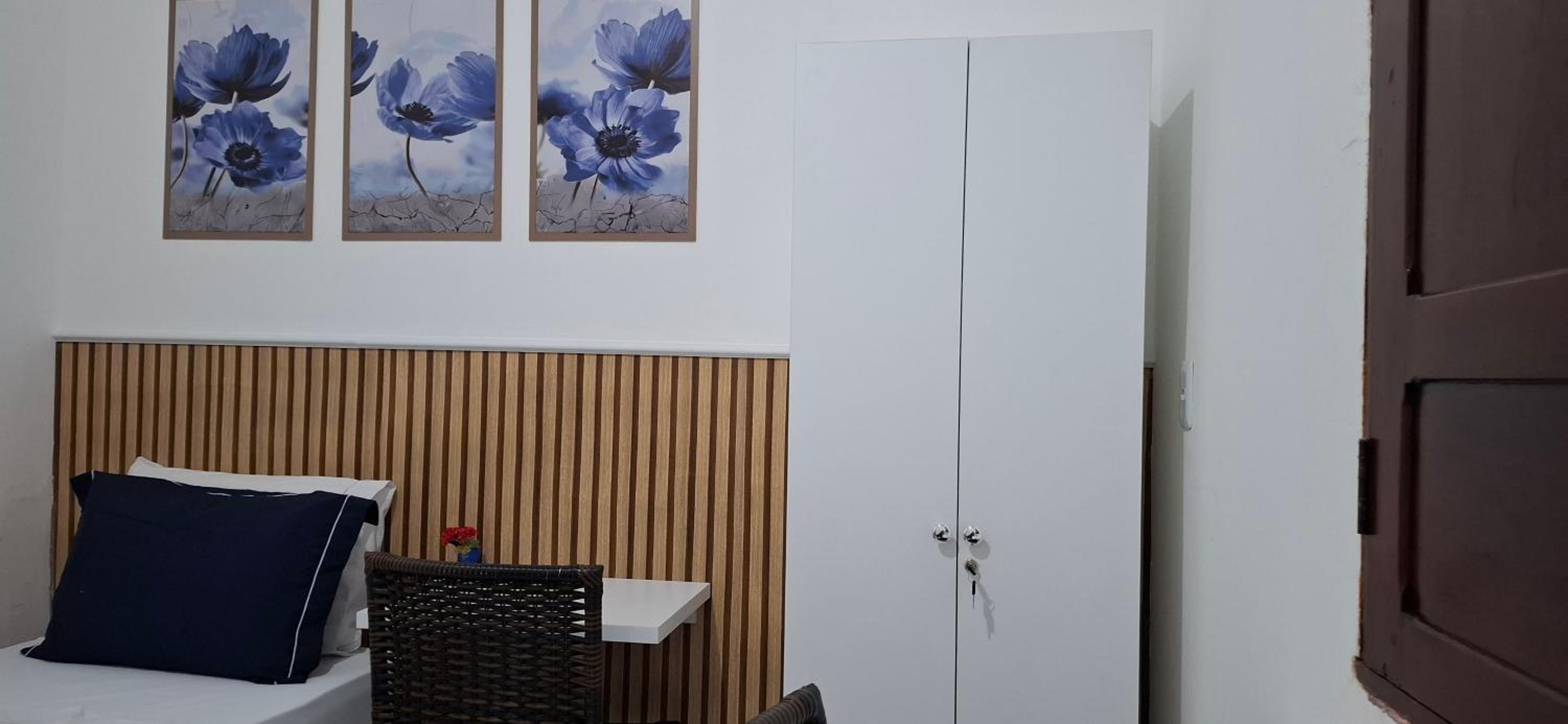 Espaço inteiro na Vila dos Cabanos com garagem
