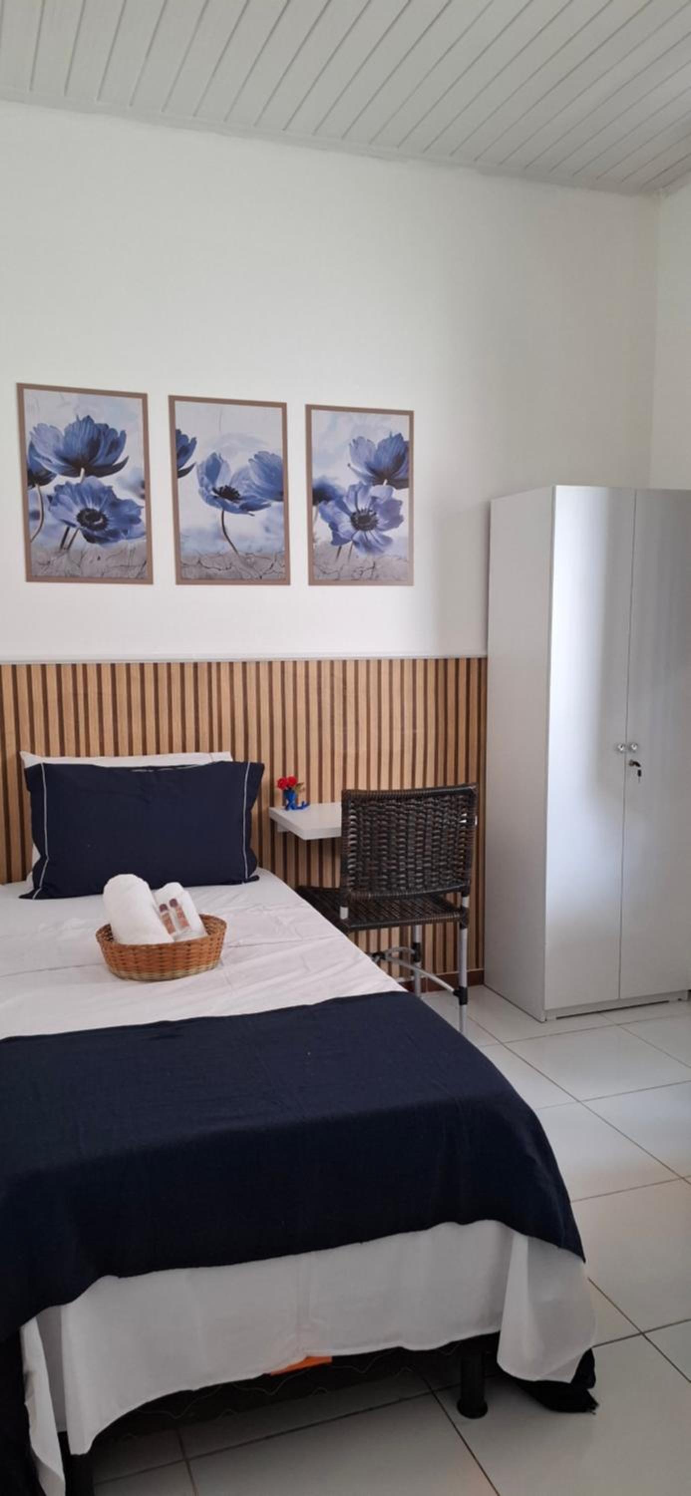 Espaço inteiro na Vila dos Cabanos com garagem
