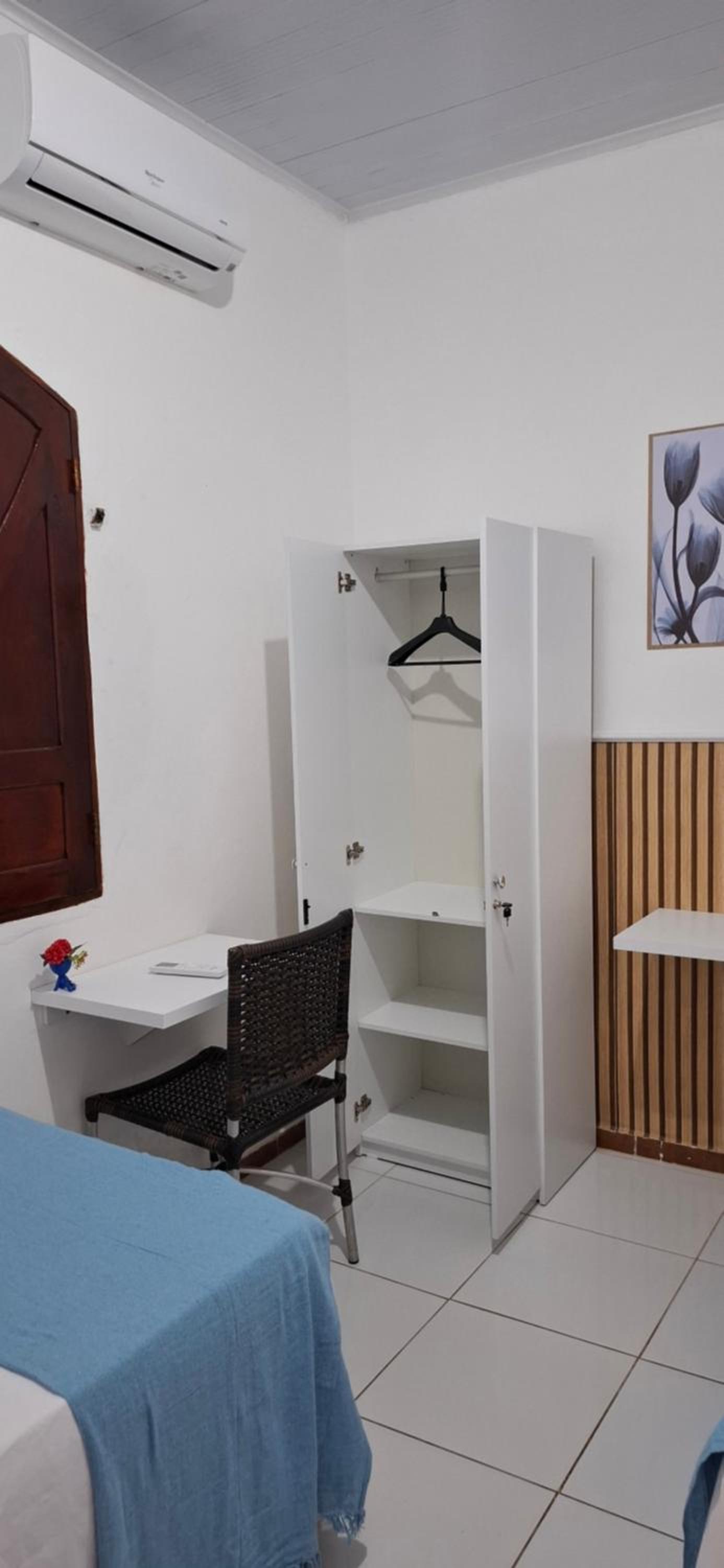Espaço inteiro na Vila dos Cabanos com garagem