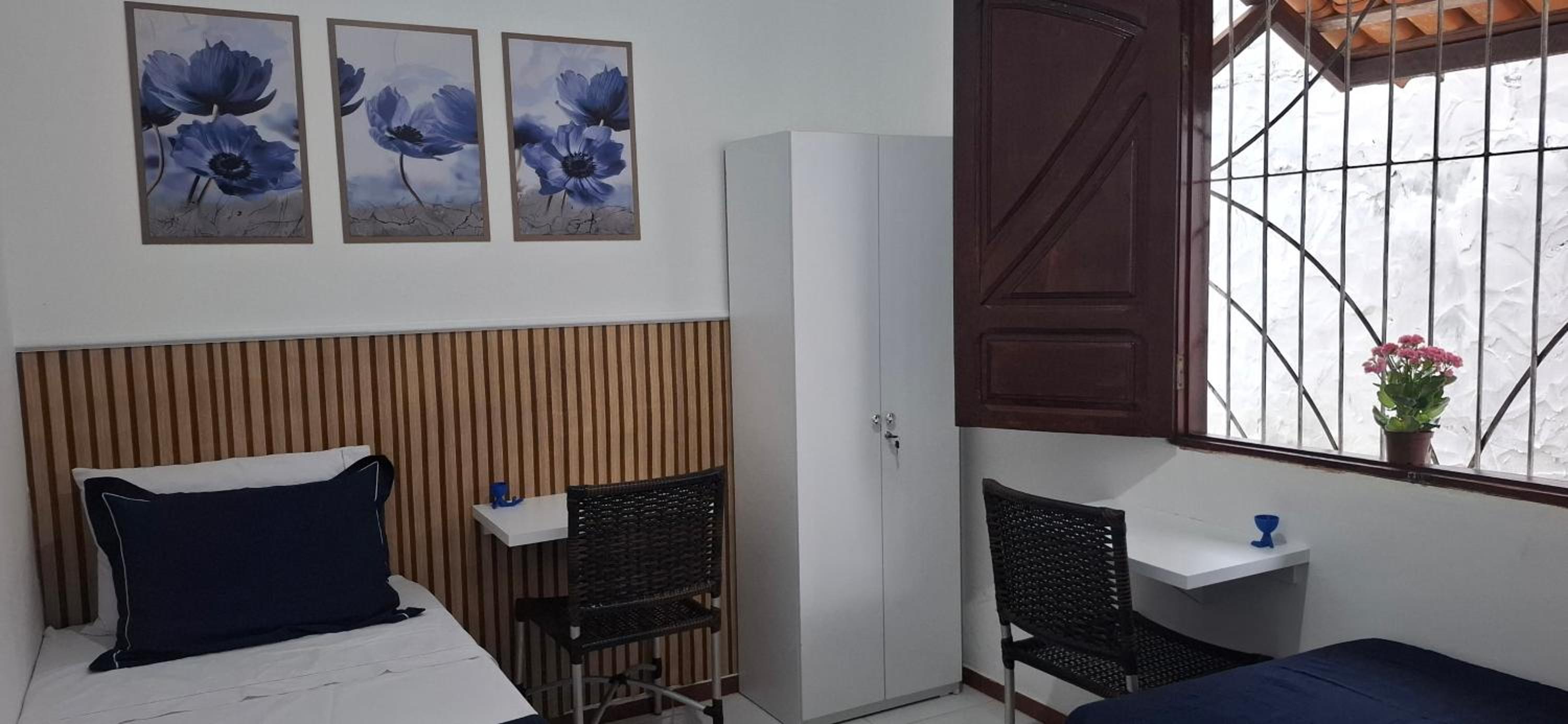 Espaço inteiro na Vila dos Cabanos com garagem