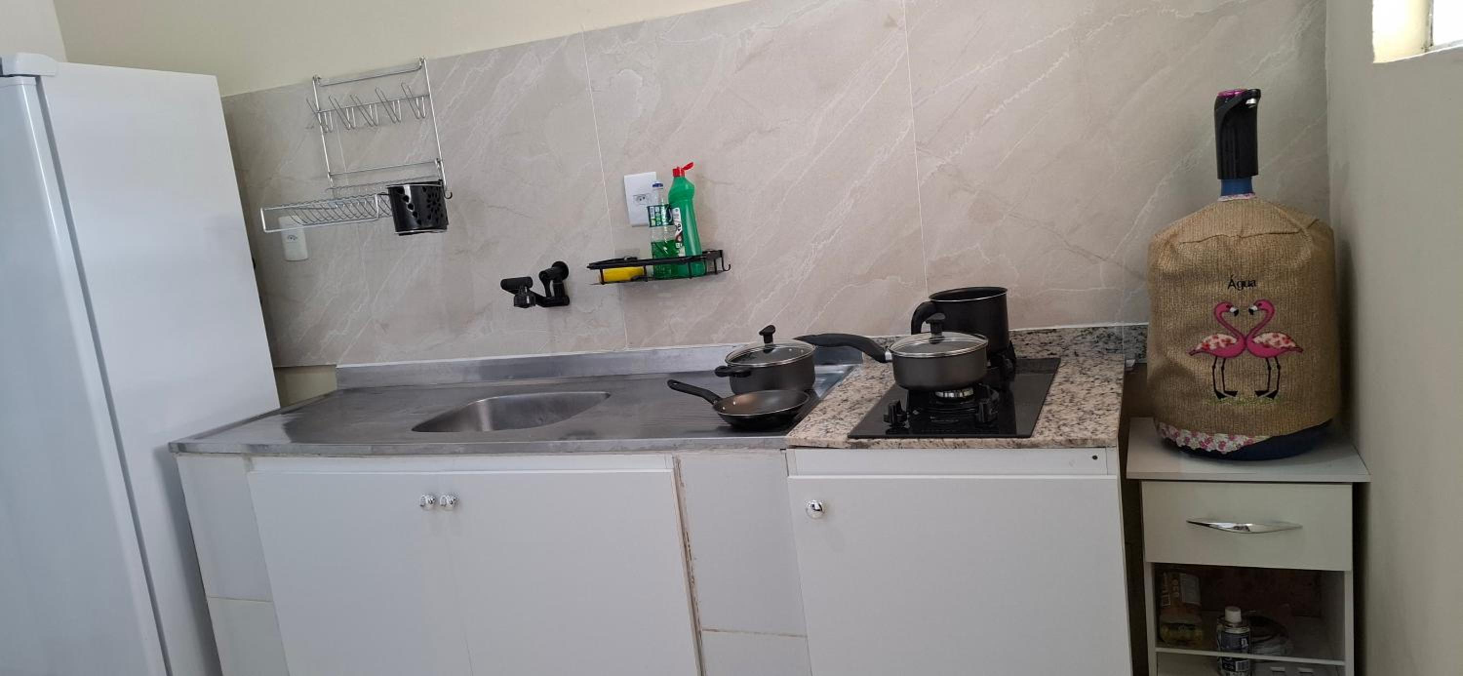 Espaço inteiro na Vila dos Cabanos com garagem