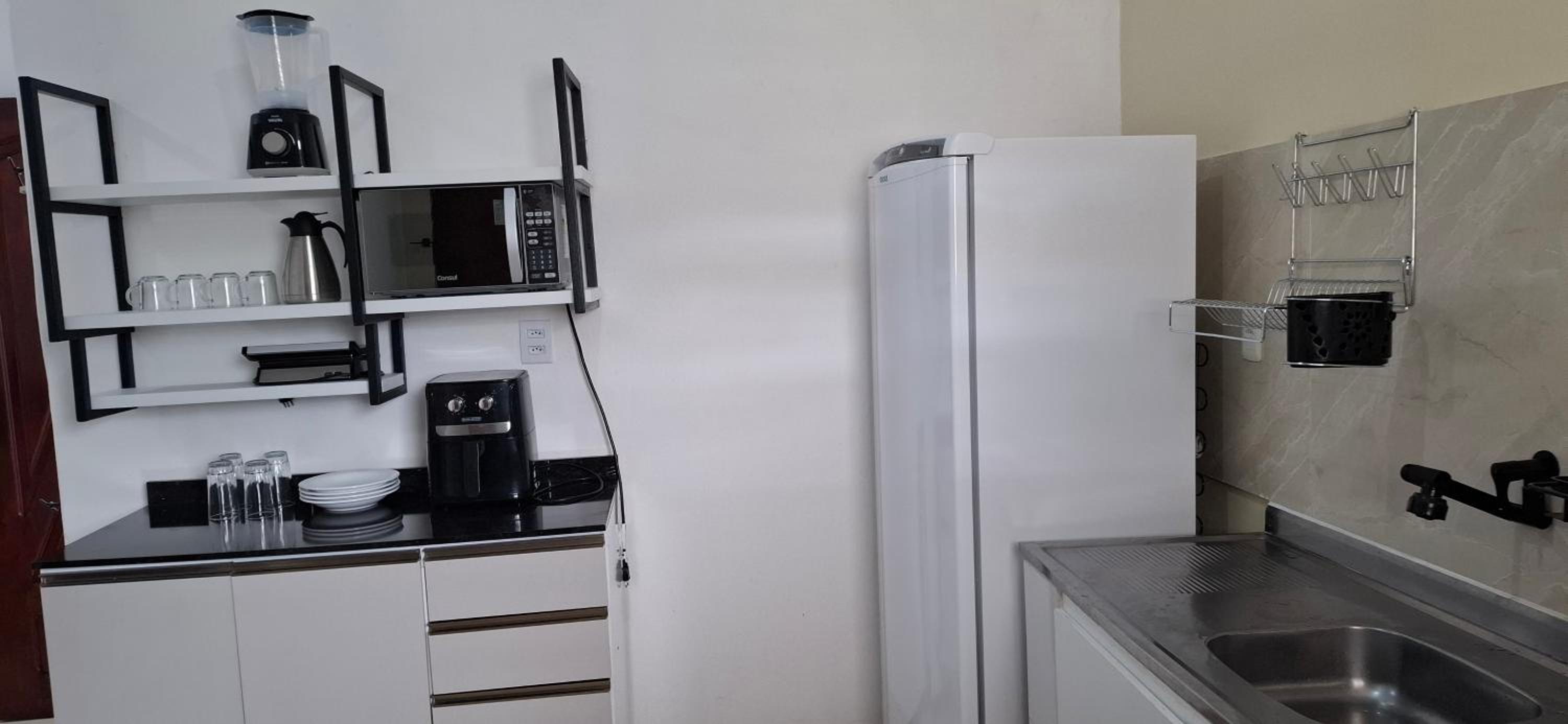 Espaço inteiro na Vila dos Cabanos com garagem