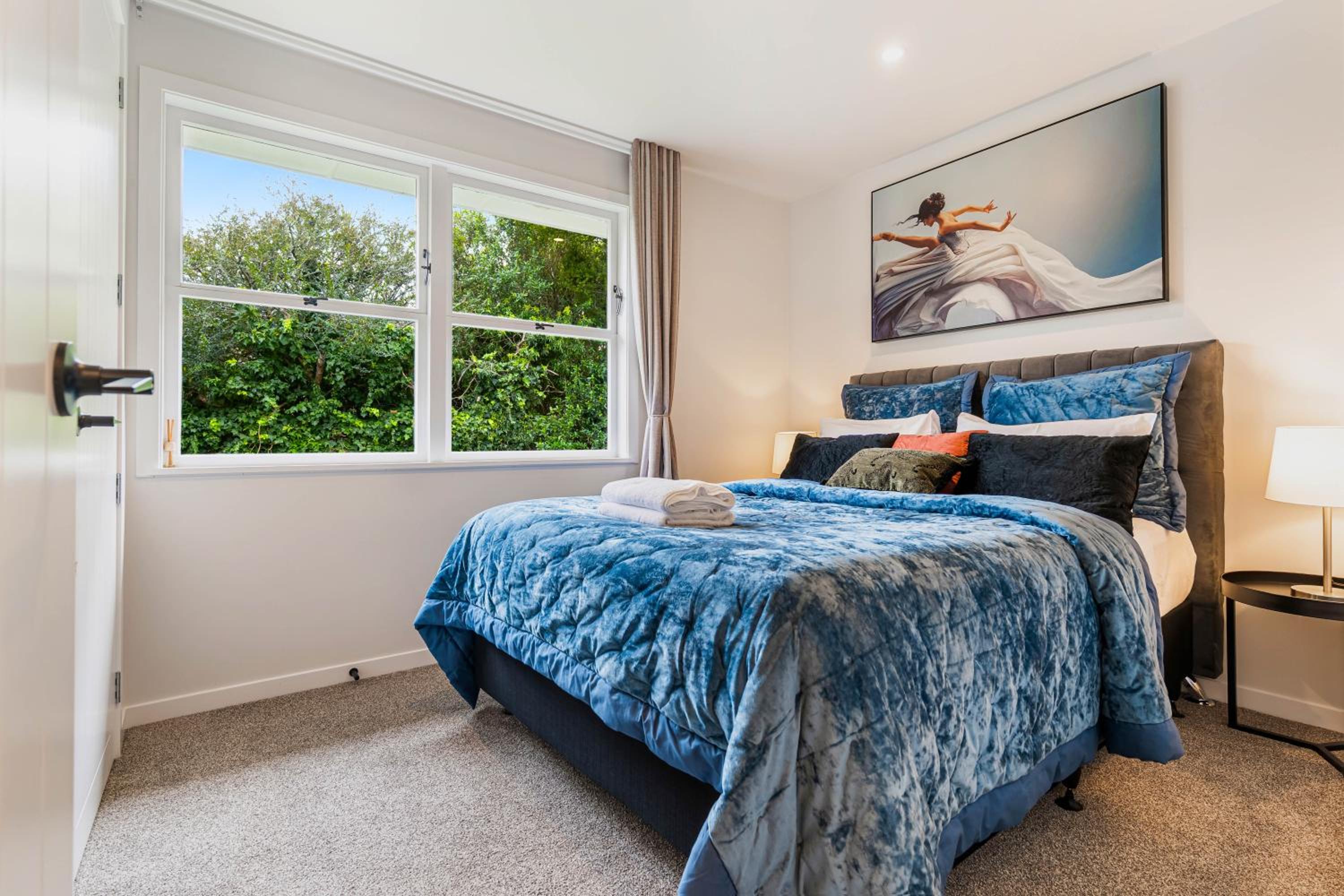 Most Peaceful & Private City Retreat - New AC - CBD 12 KMs & Airport 17KMs Away