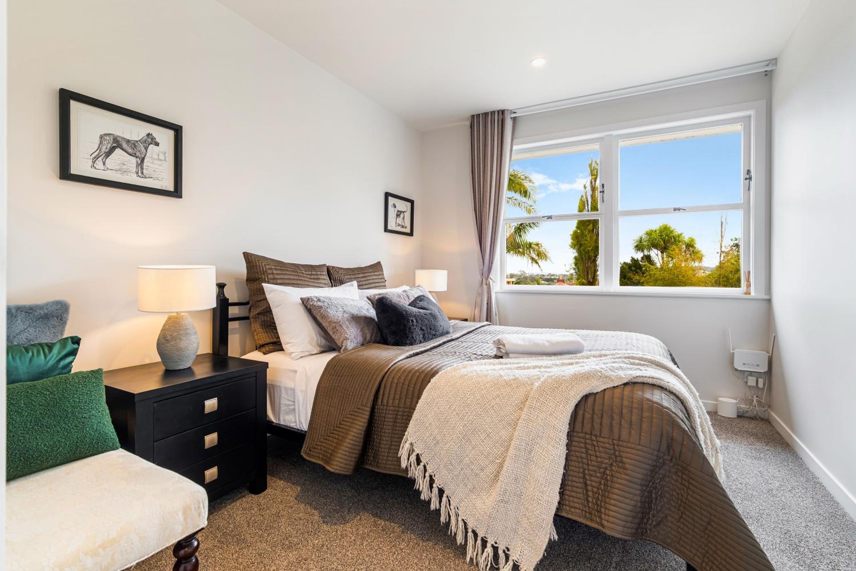 Most Peaceful & Private City Retreat - New AC - CBD 12 KMs & Airport 17KMs Away