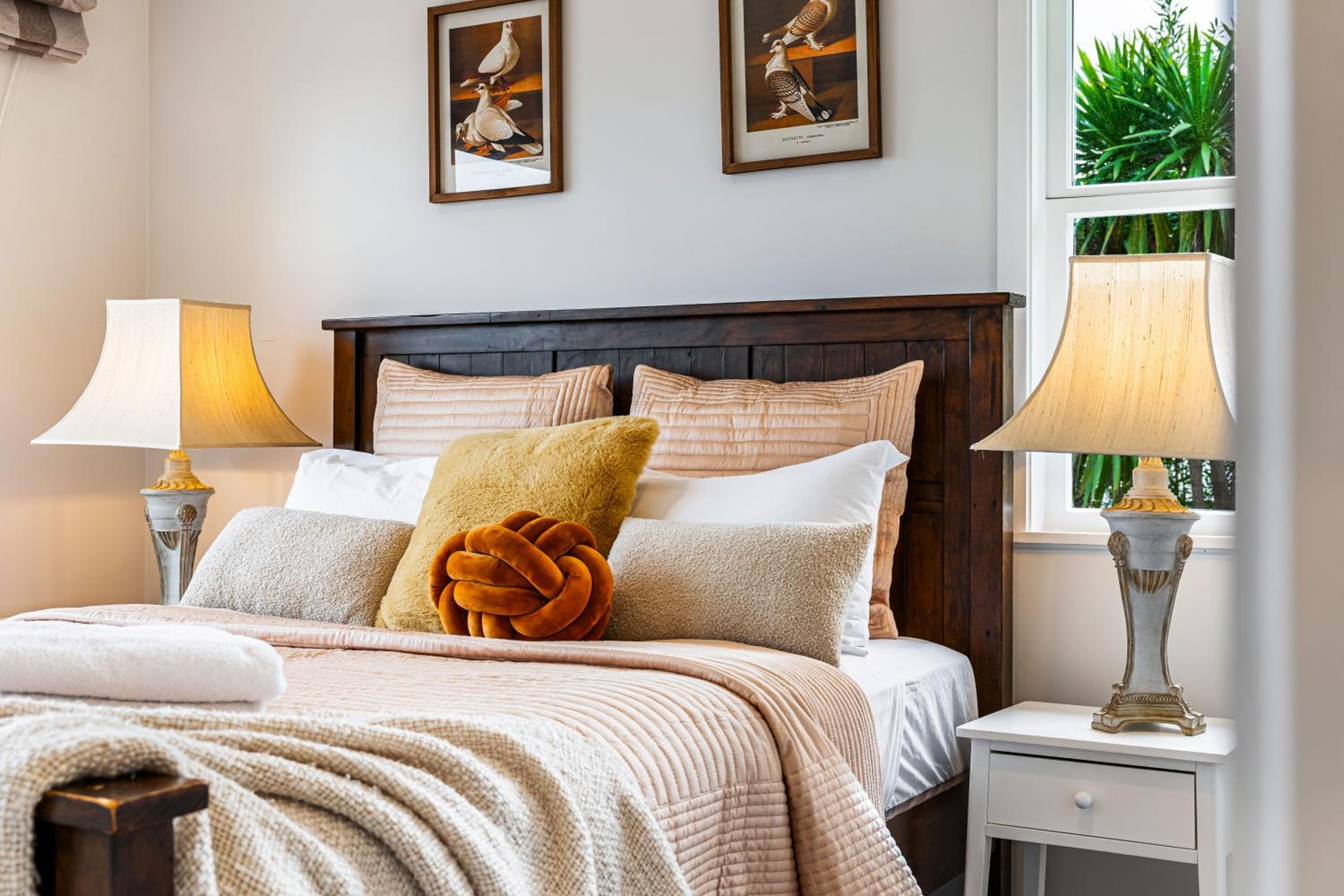 Most Peaceful & Private City Retreat - New AC - CBD 12 KMs & Airport 17KMs Away