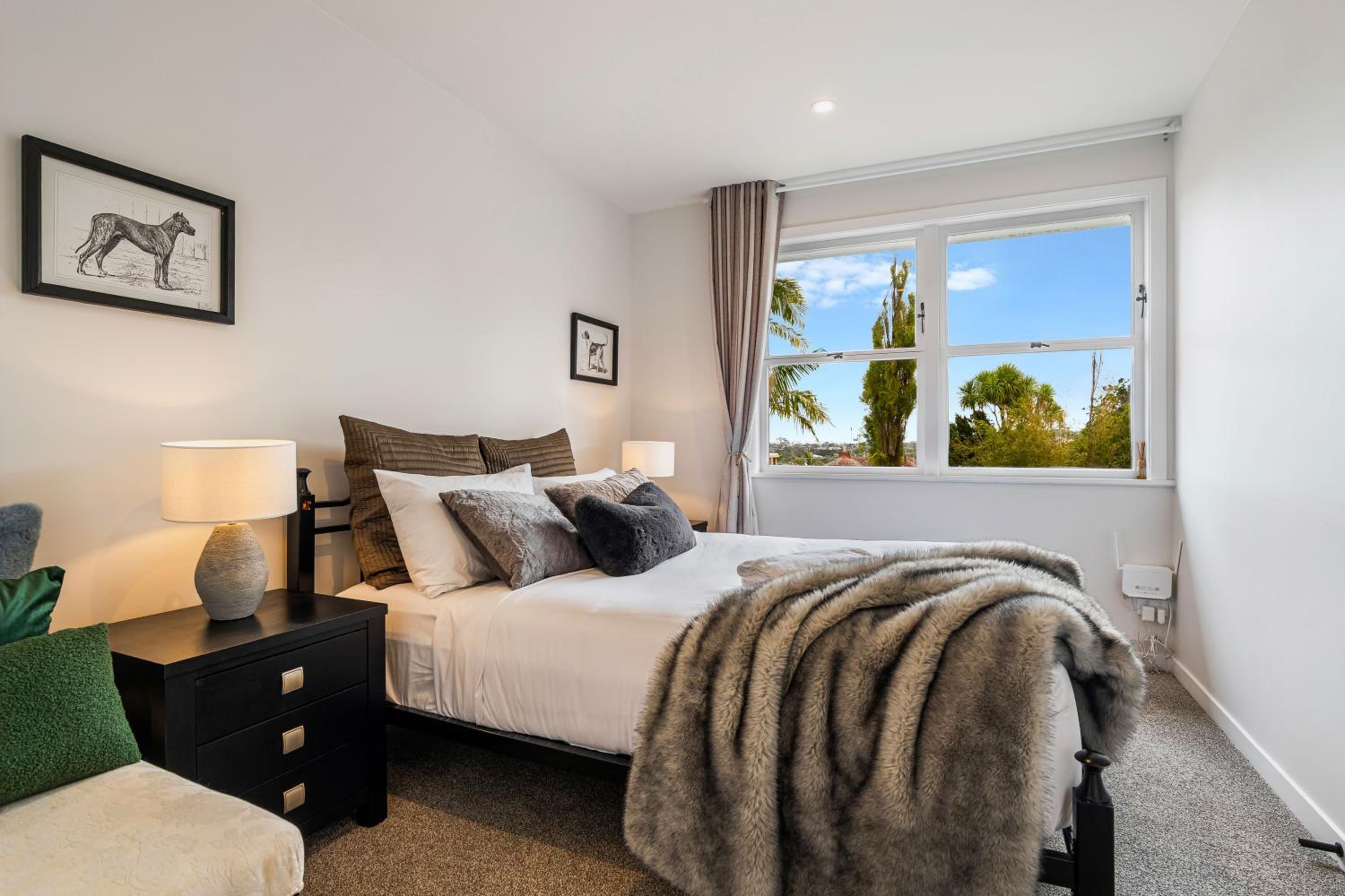 Most Peaceful & Private City Retreat - New AC - CBD 12 KMs & Airport 17KMs Away