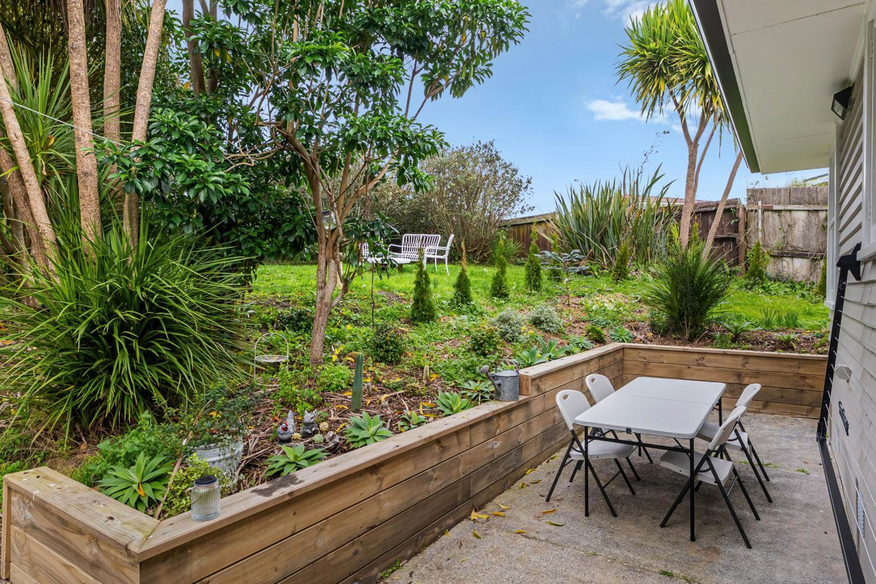 Most Peaceful & Private City Retreat - New AC - CBD 12 KMs & Airport 17KMs Away
