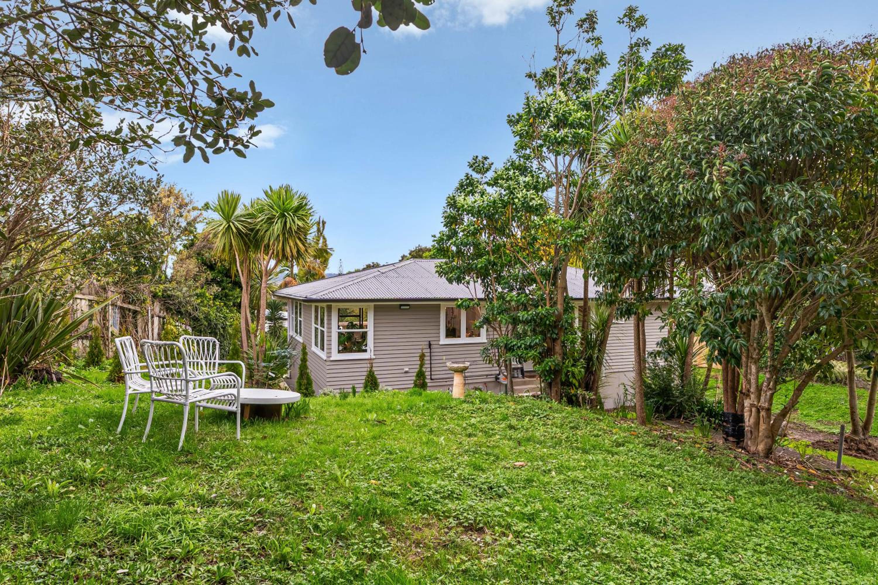 Most Peaceful & Private City Retreat - New AC - CBD 12 KMs & Airport 17KMs Away
