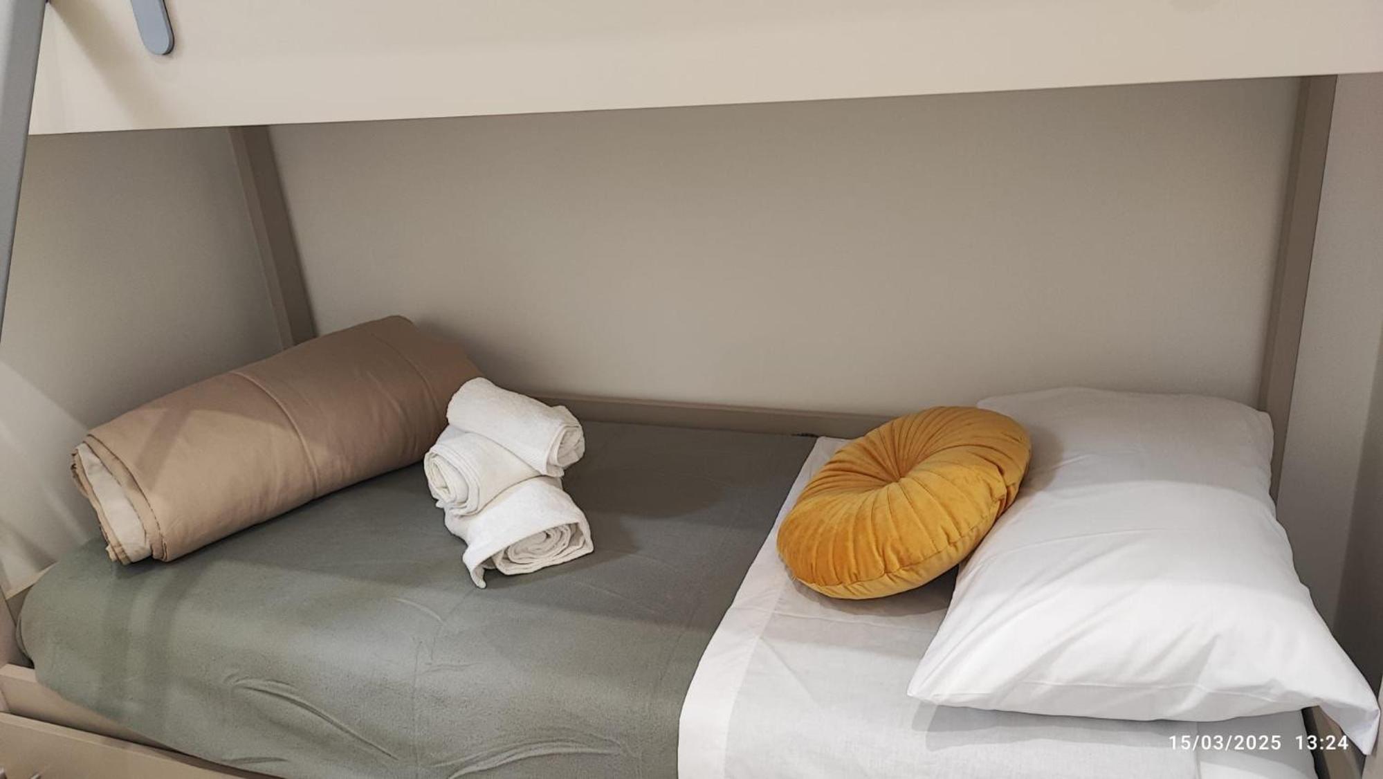 Roses Suite & Apartments