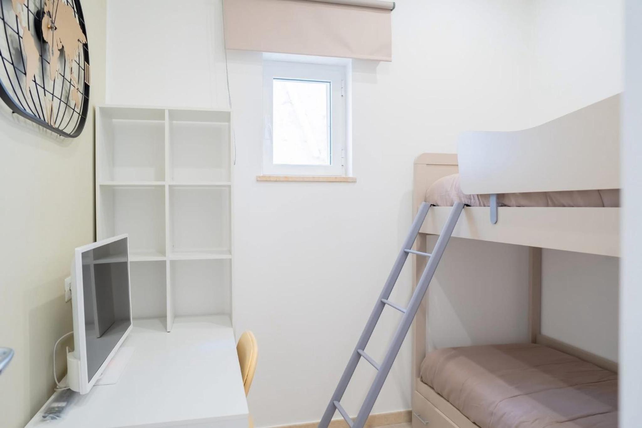 Roses Suite & Apartments
