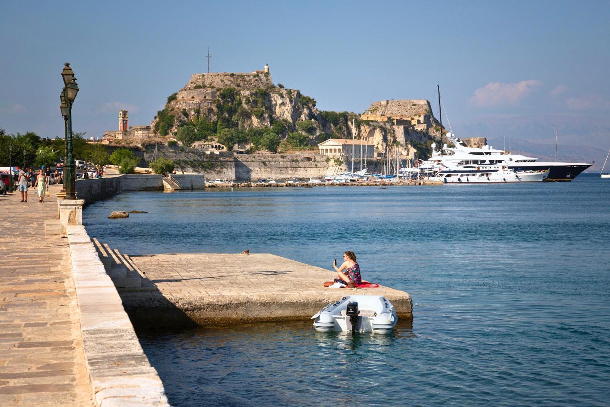 CORFU TENNIS Studios