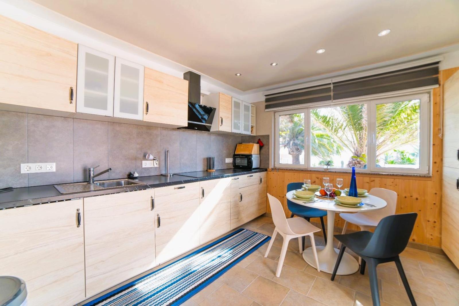 Tiny House MADORA - sea view - amazing garden - quiet location - Bodegas & hiking trails nearby
