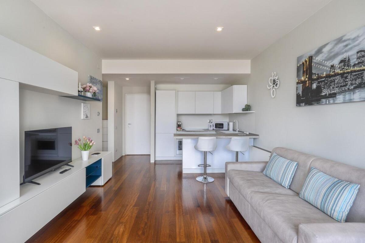 Modern Penthouse with Terrace and Parking