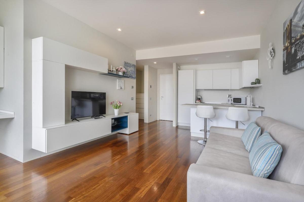 Modern Penthouse with Terrace and Parking