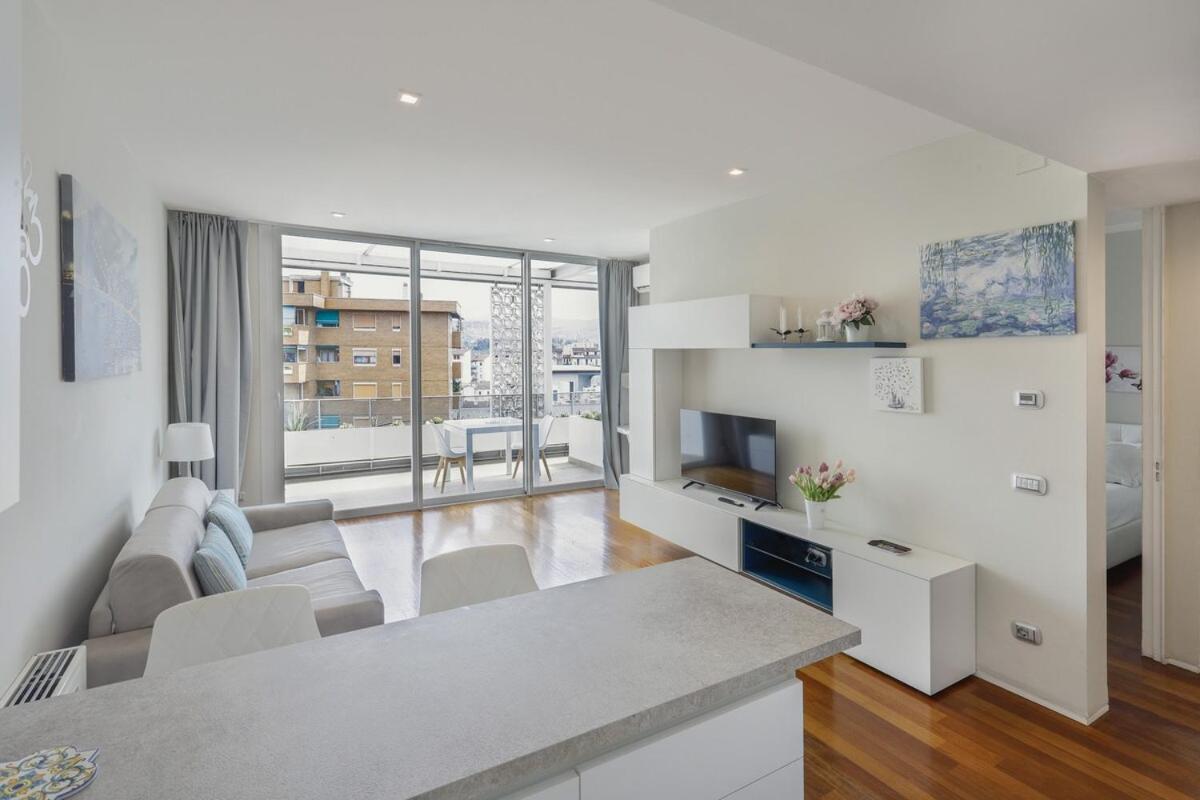 Modern Penthouse with Terrace and Parking