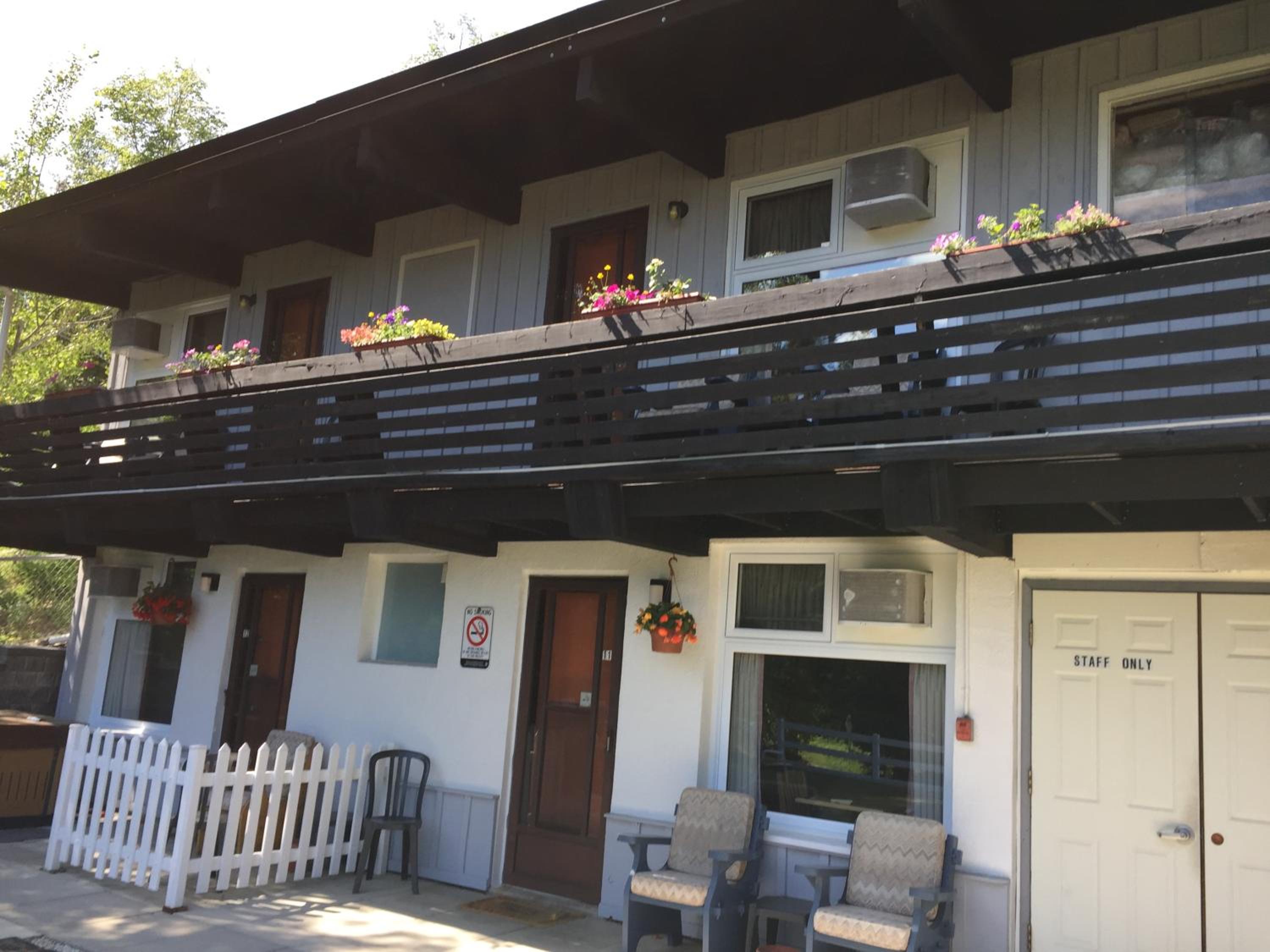 Lakeview Motel