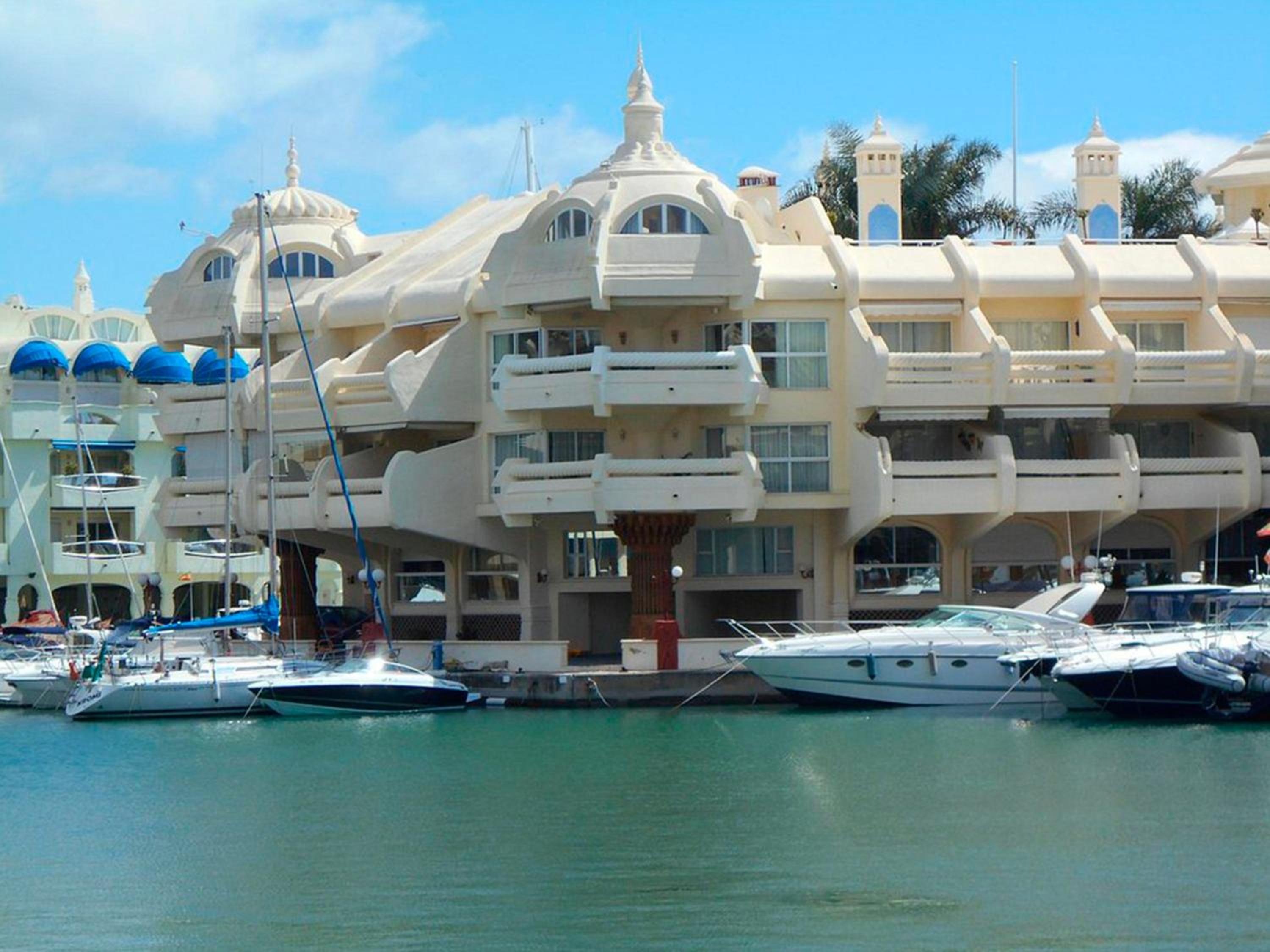 Camorreto Beach & Pool Apartment