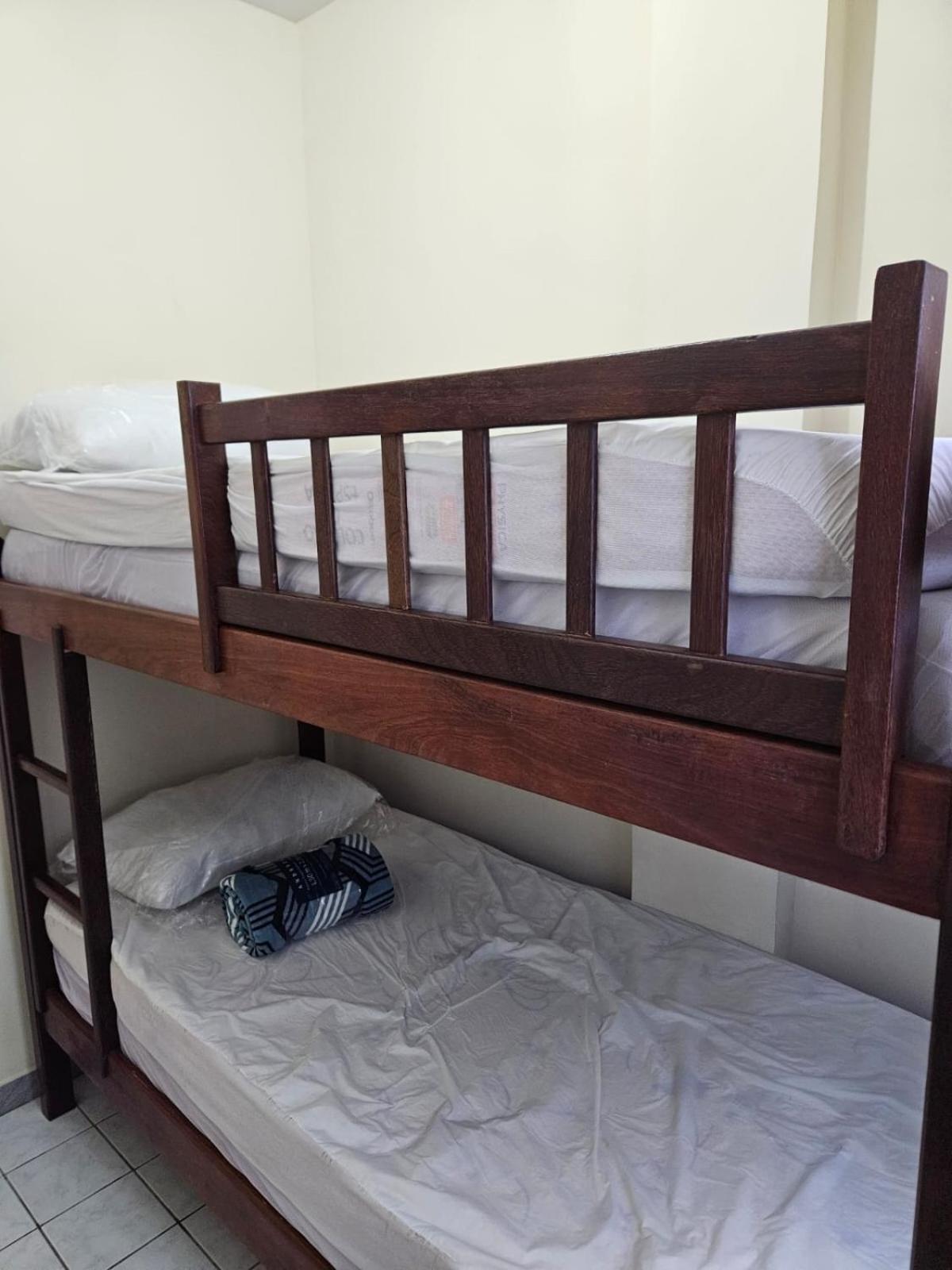 Apartamento Condominio Versalles - Cabo Frio - 3 minutos da Praia do Forte