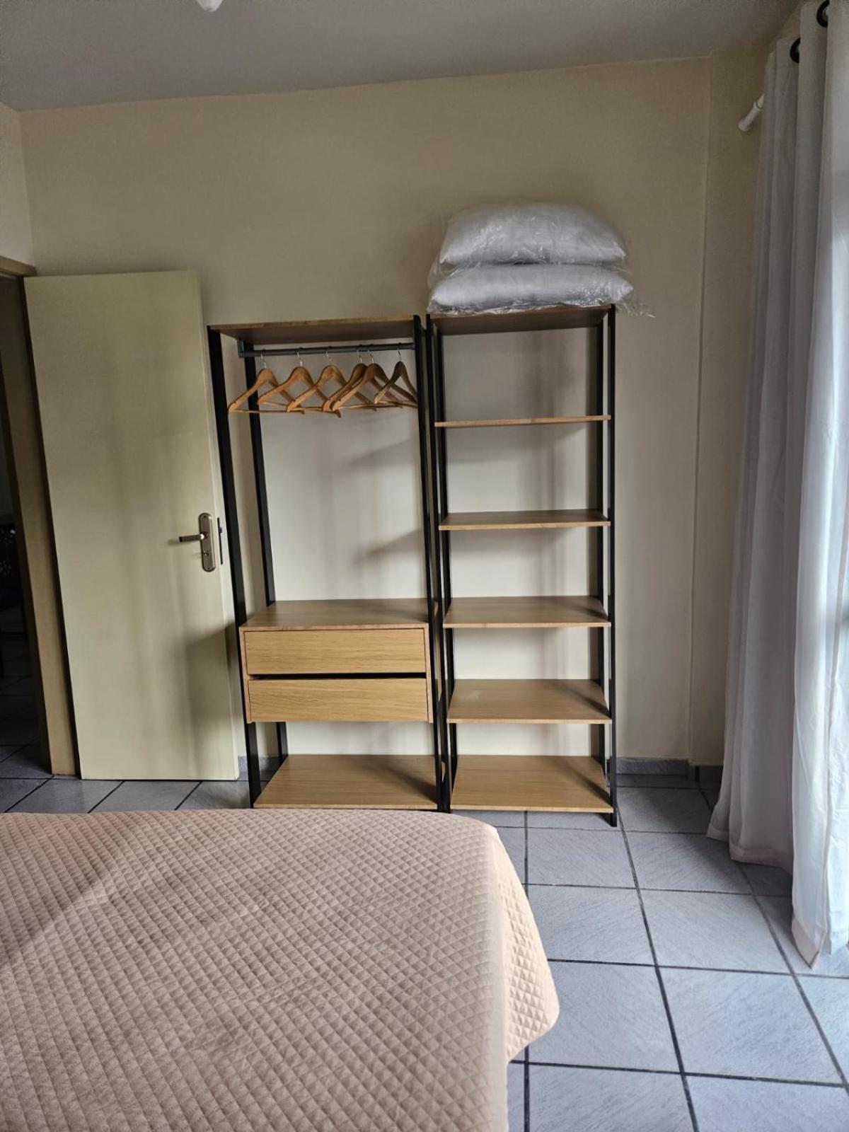 Apartamento Condominio Versalles - Cabo Frio - 3 minutos da Praia do Forte