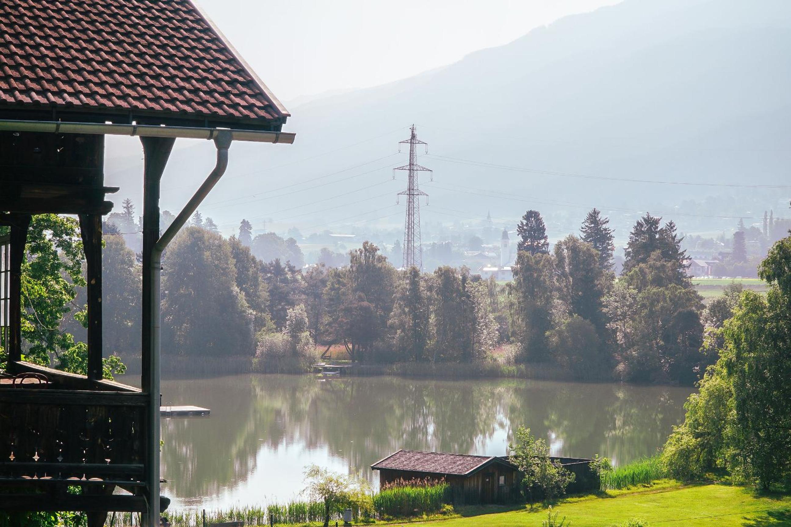 Lansersee Lake Chalet