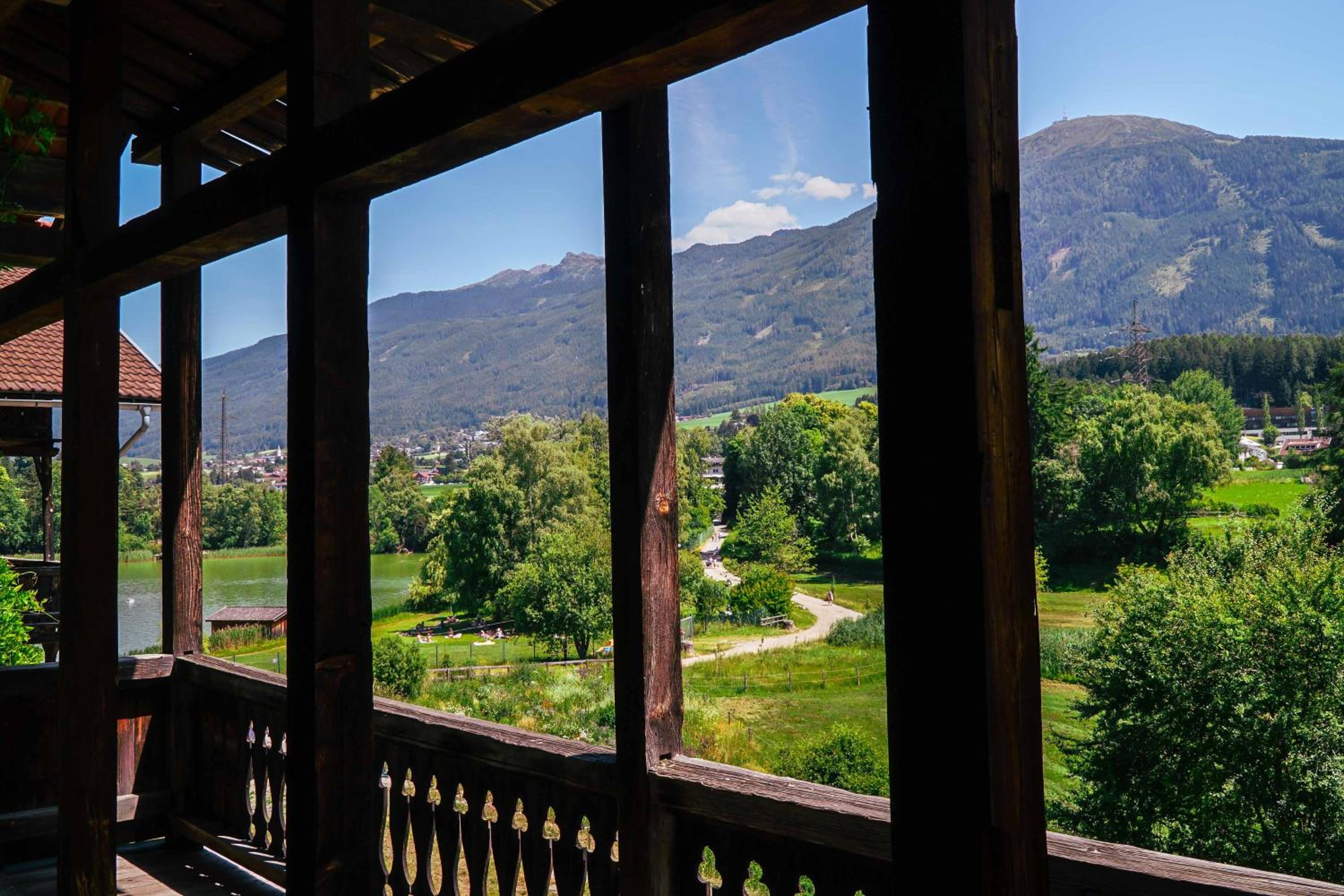 Lansersee Lake Chalet