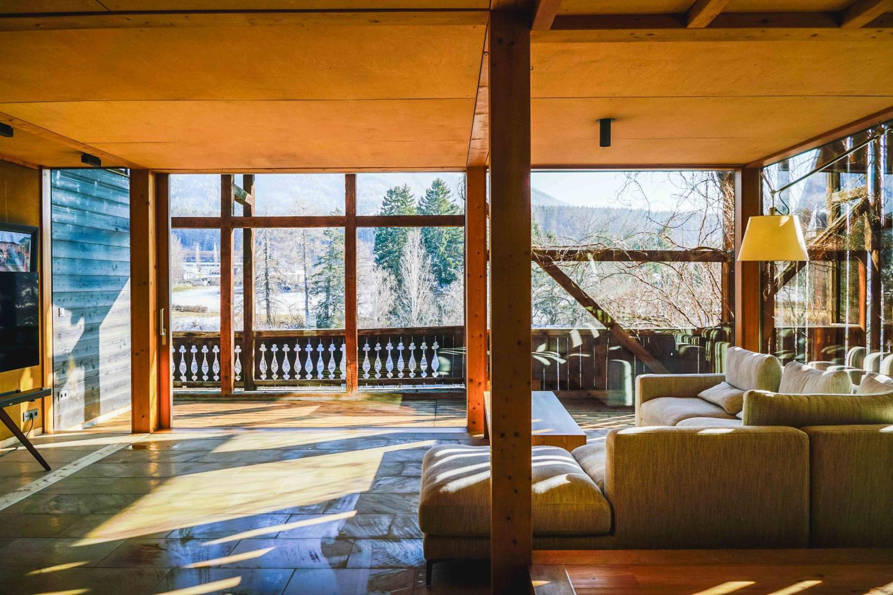 Lansersee Lake Chalet
