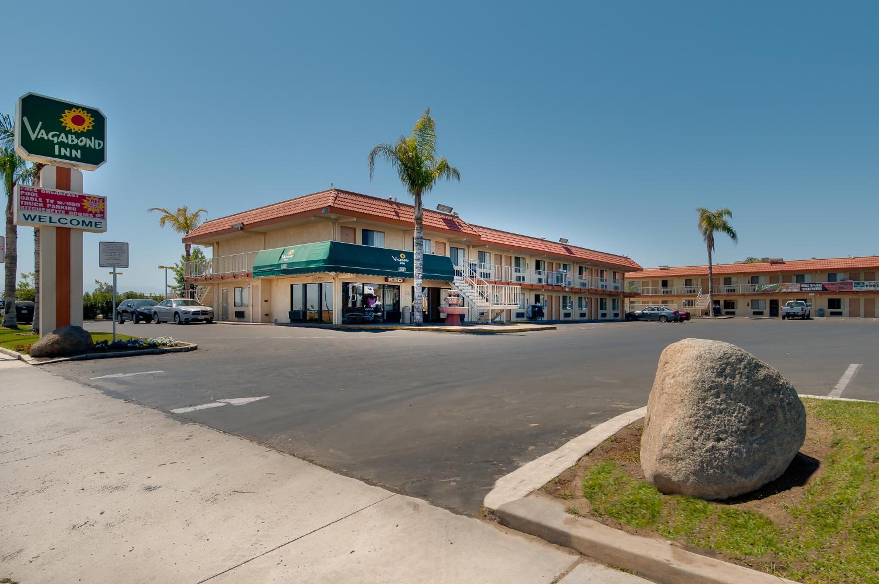 Hotel Vagabond Inn Bakersfield South - Image 1