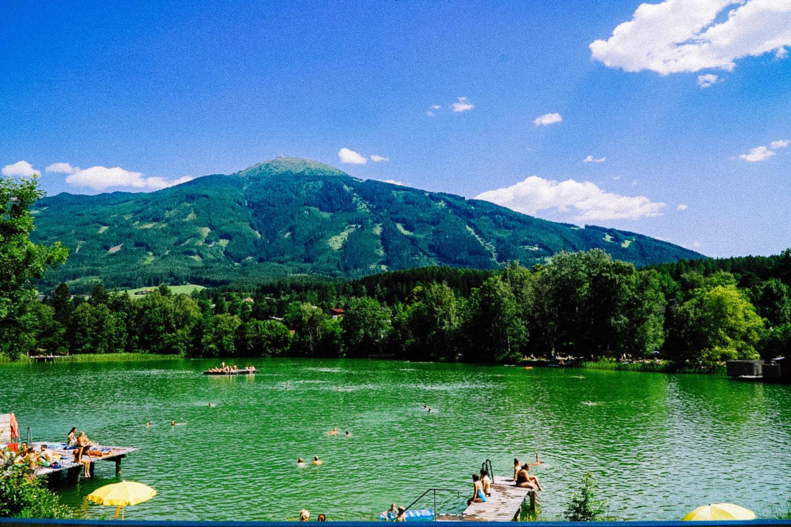 Lansersee Lake Chalet