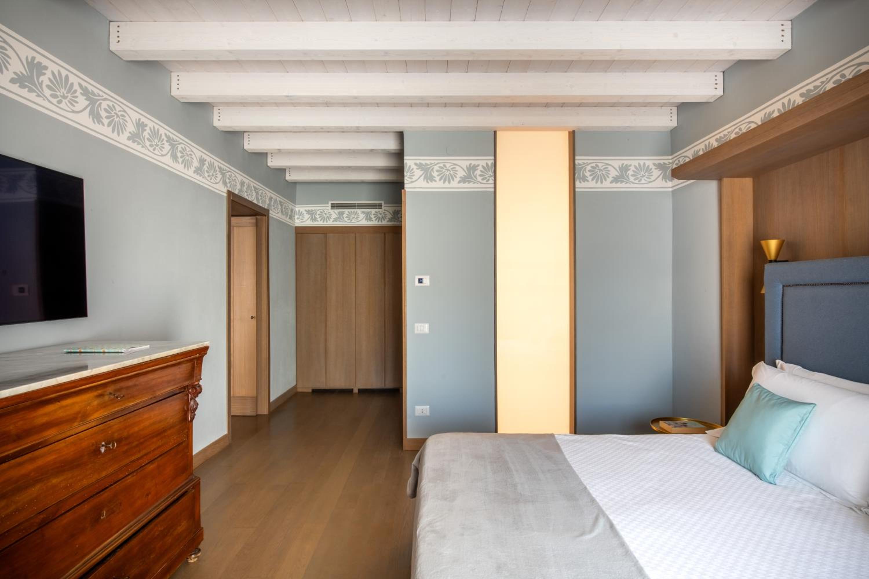 Palazzo De Gregorio - Apartments