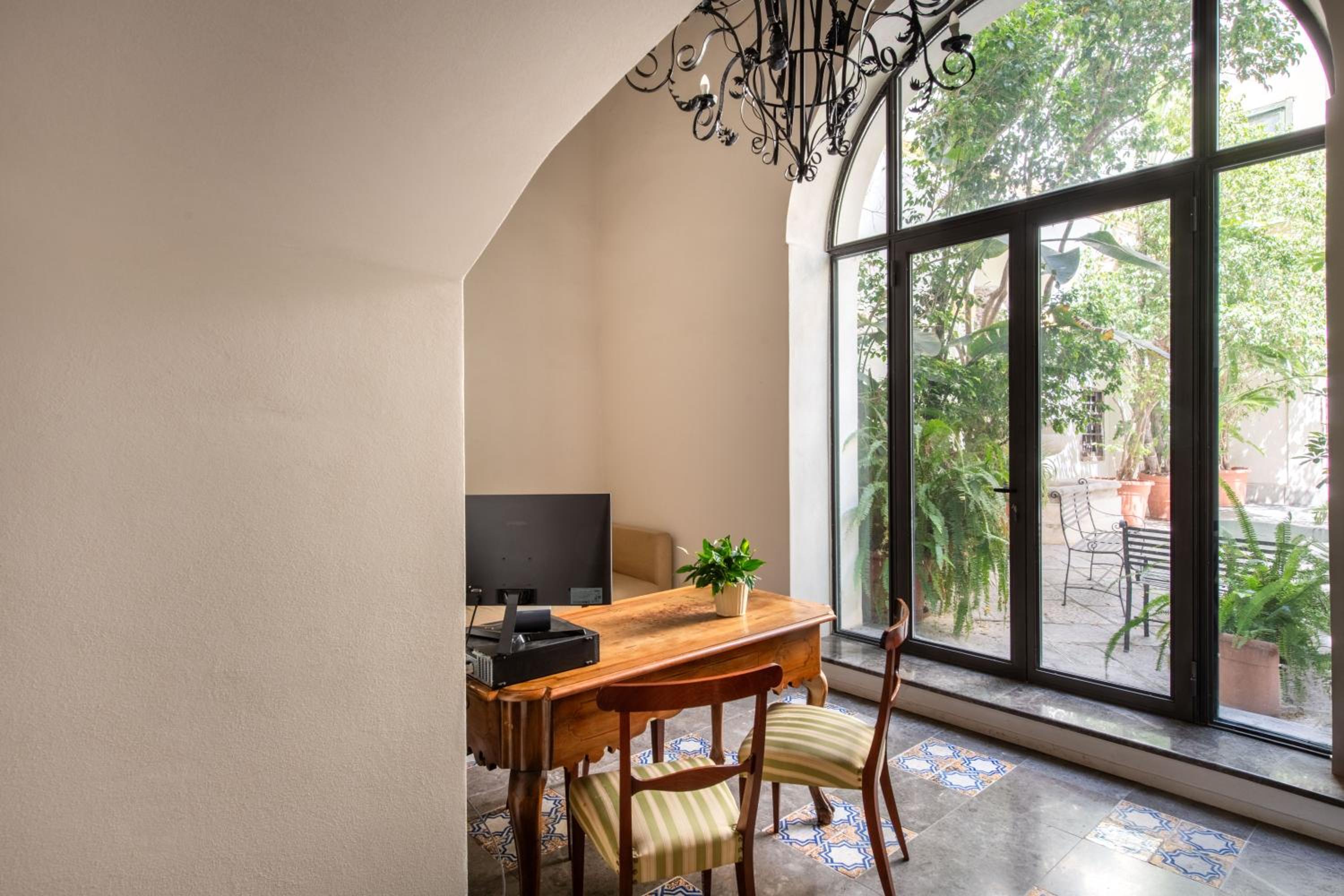 Palazzo De Gregorio - Apartments