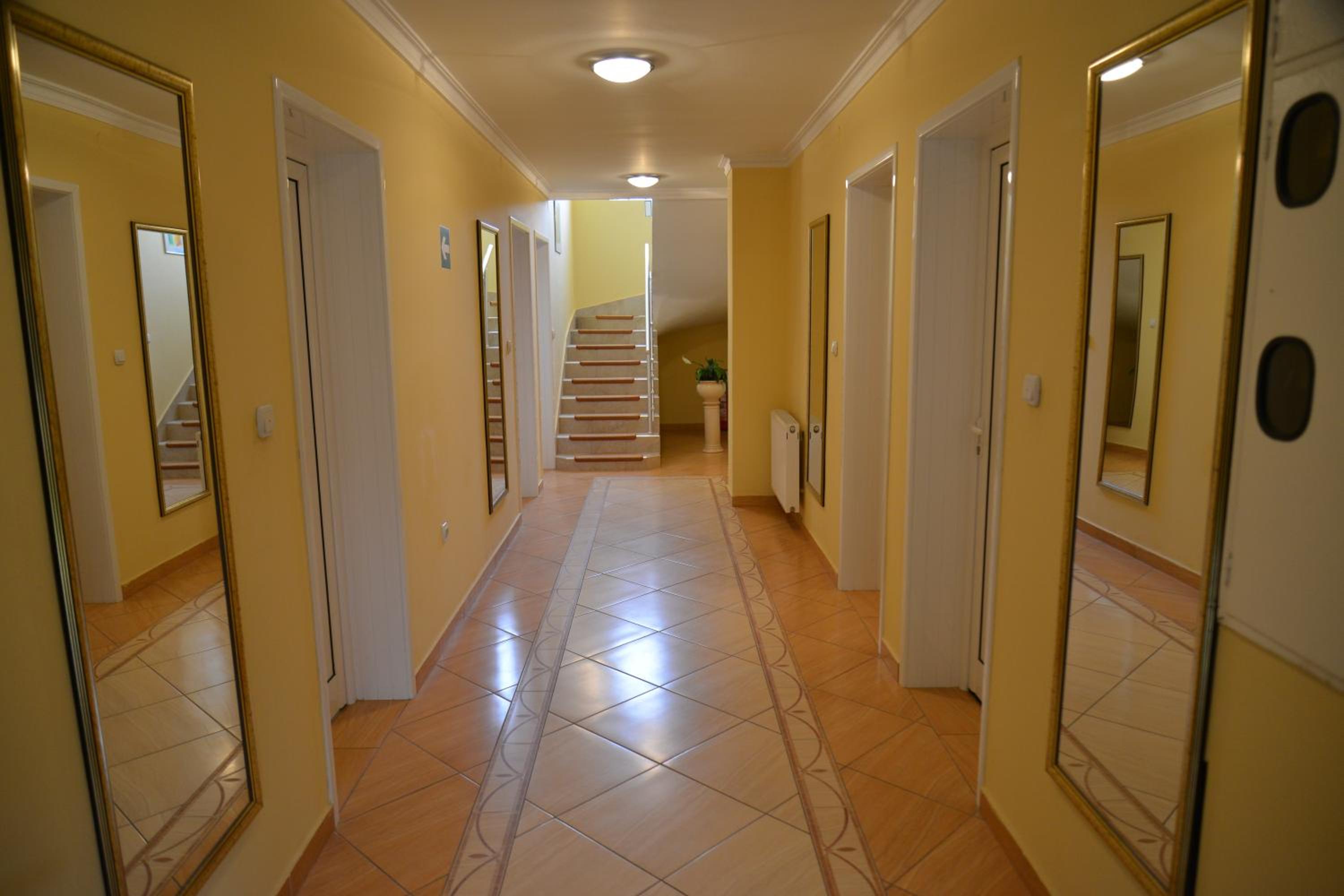 Photo 38