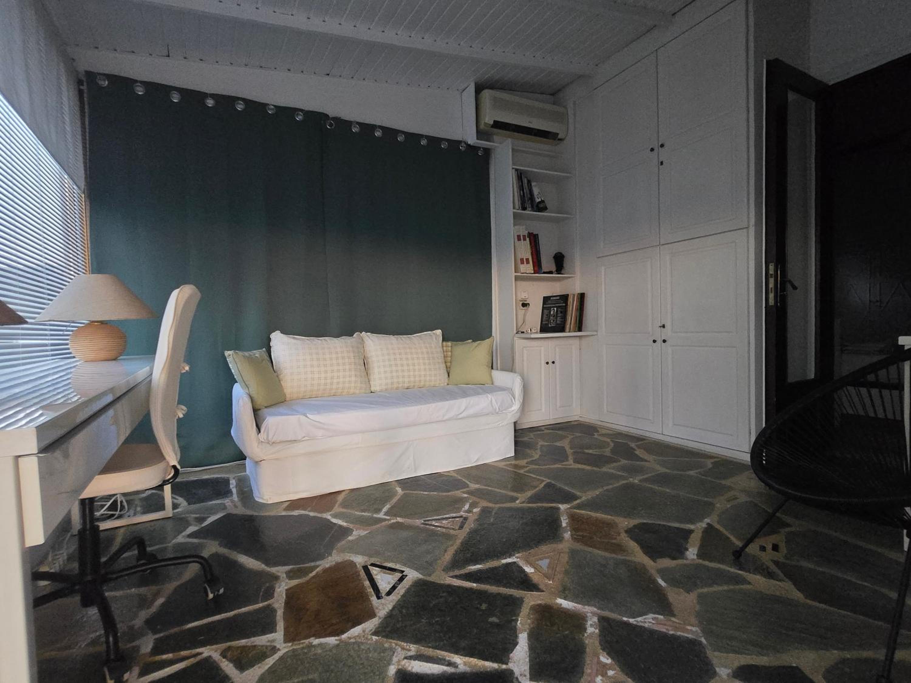 The-terrace-of-glyfada