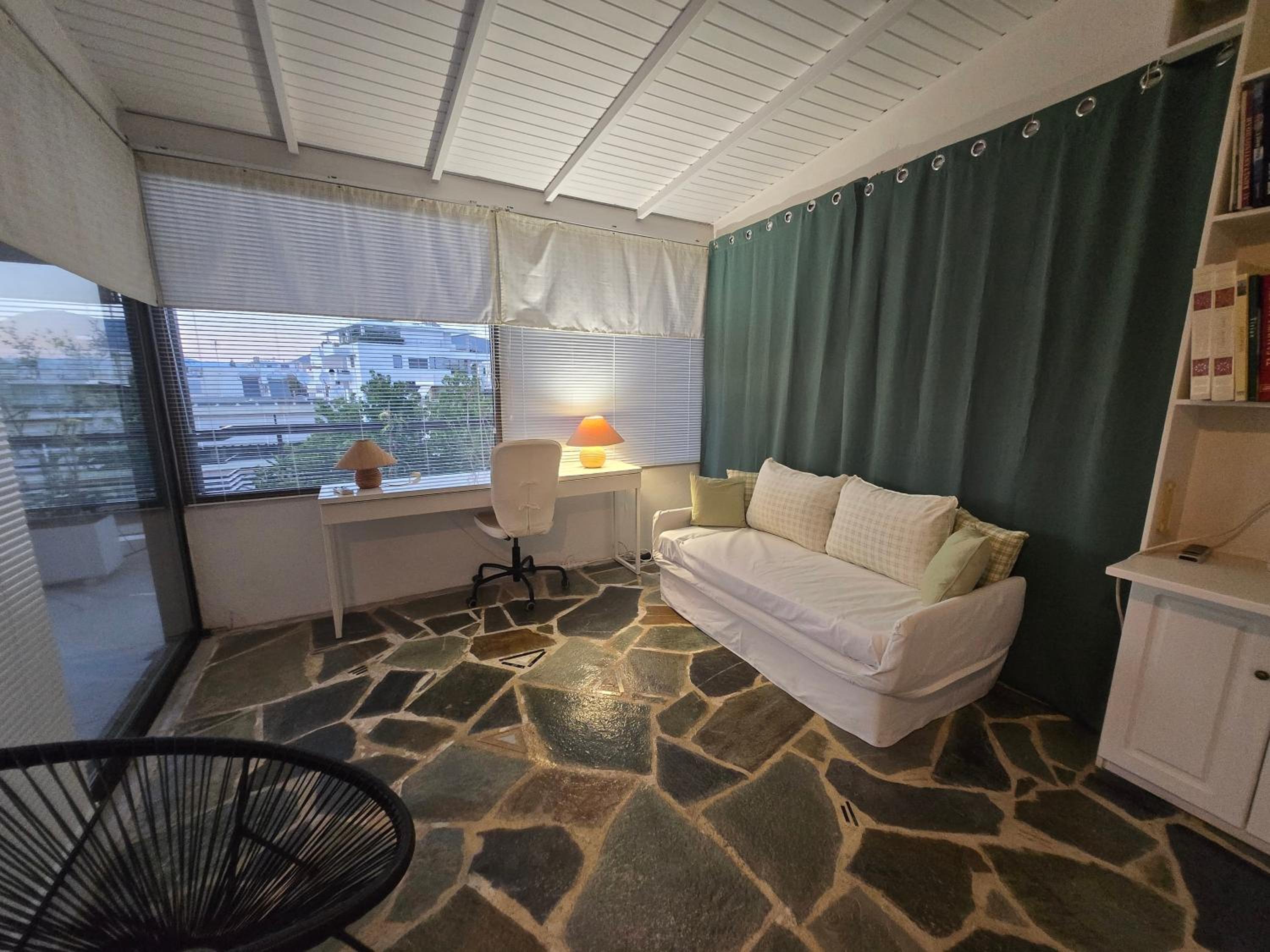 The-terrace-of-glyfada