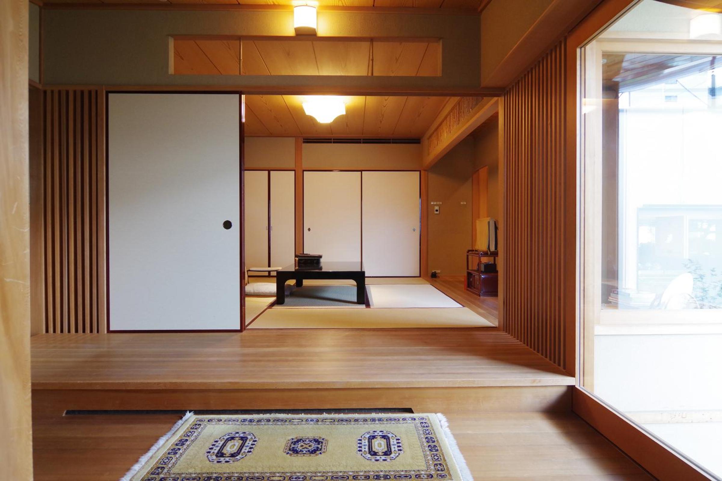 Hiiragiya