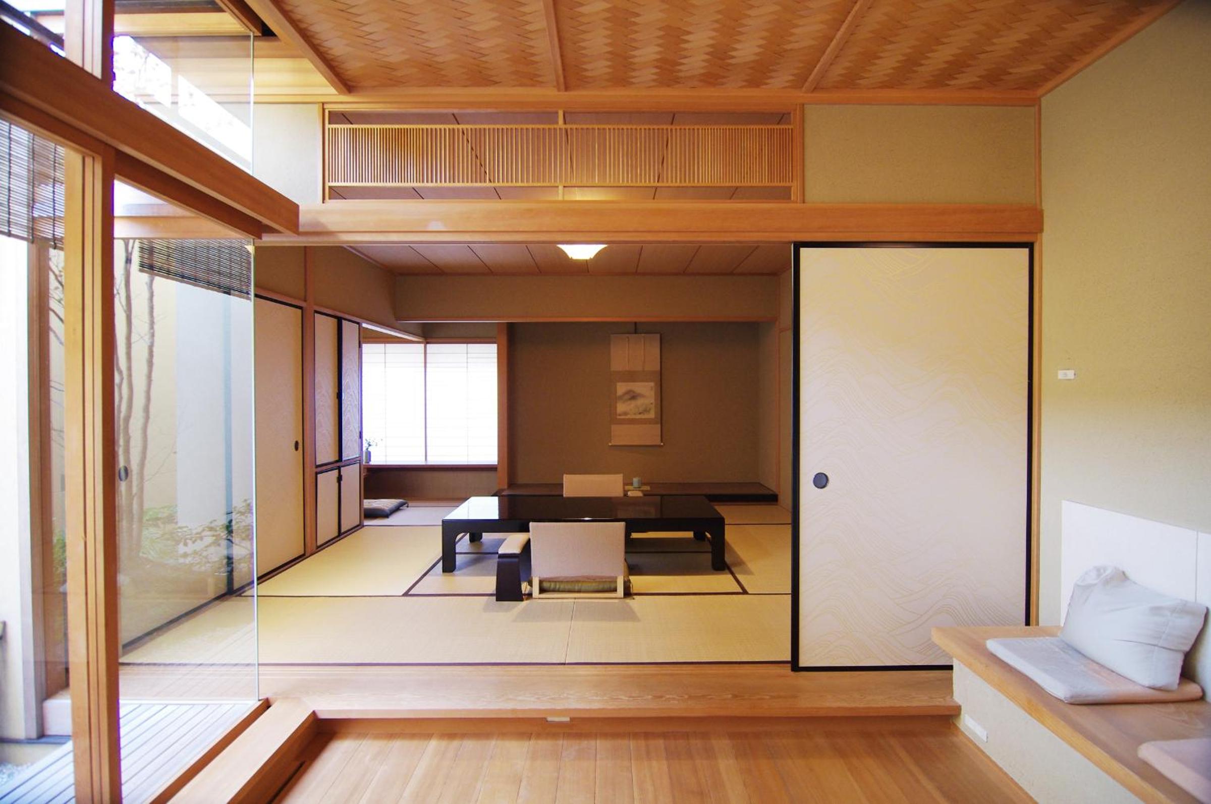 Hiiragiya