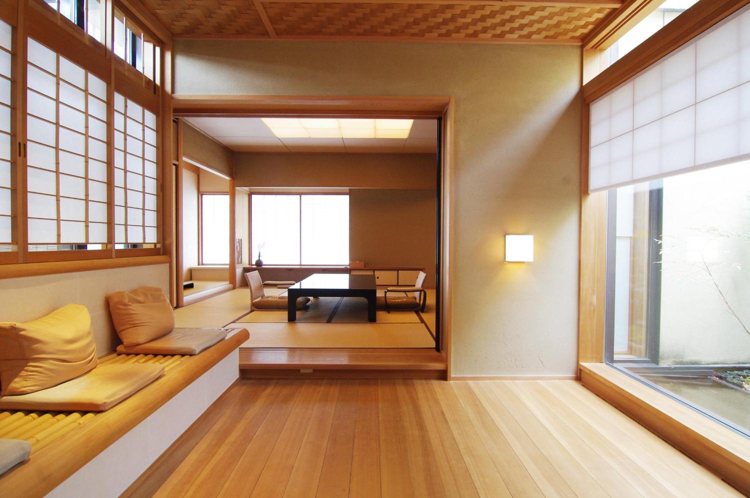 Hiiragiya