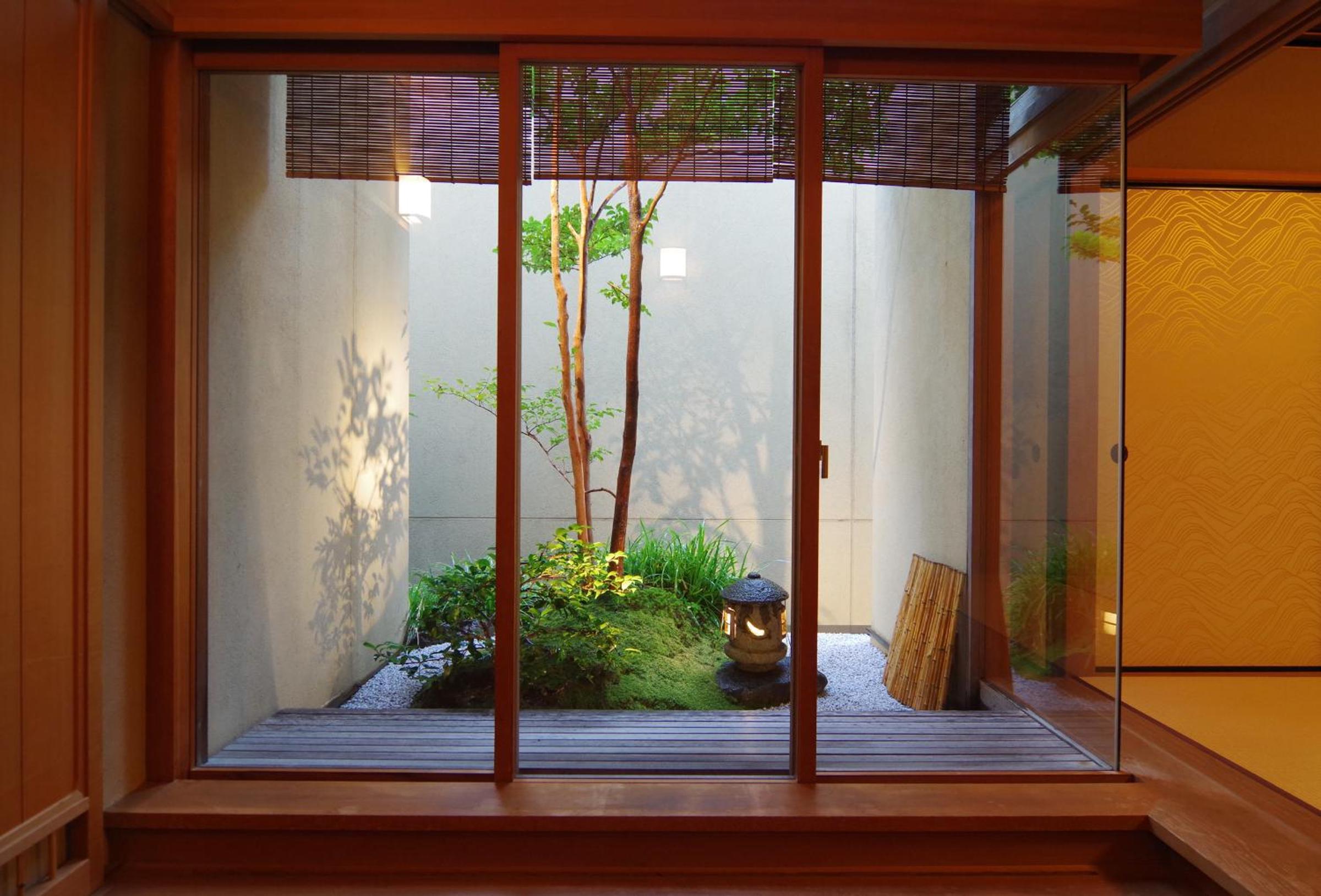 Hiiragiya