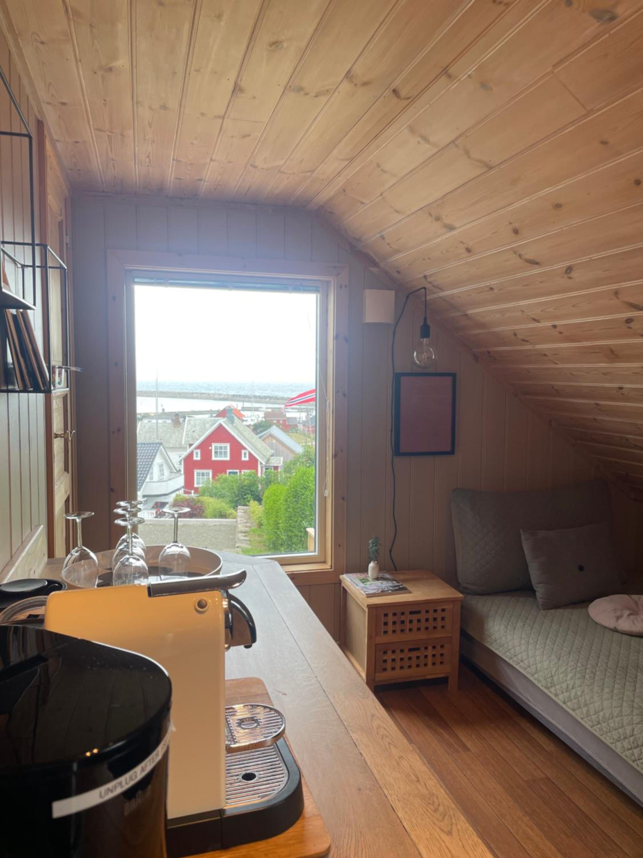 Havbris apartment with sea view in Borhaug, Farsund