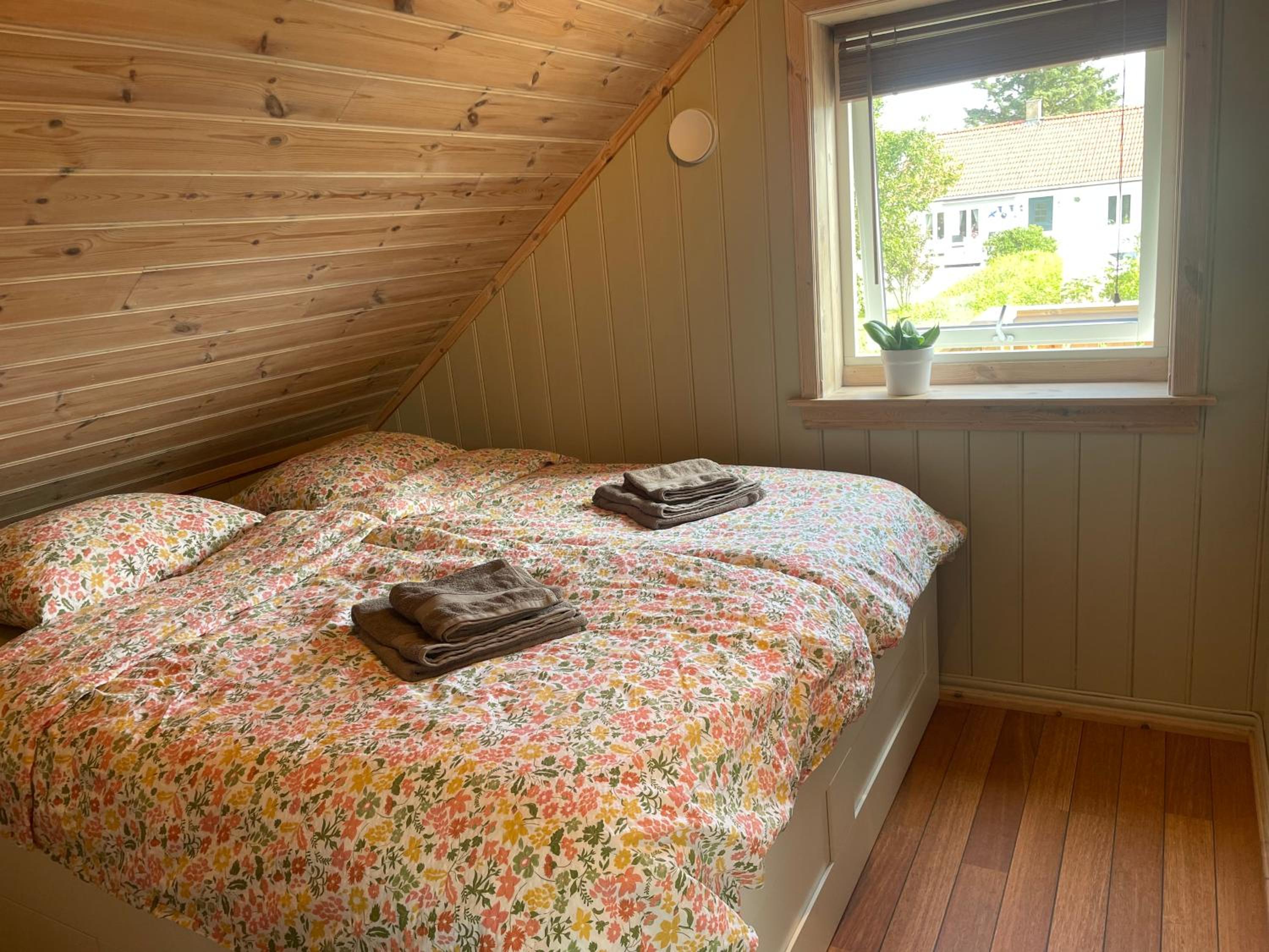 Havbris apartment with sea view in Borhaug, Farsund