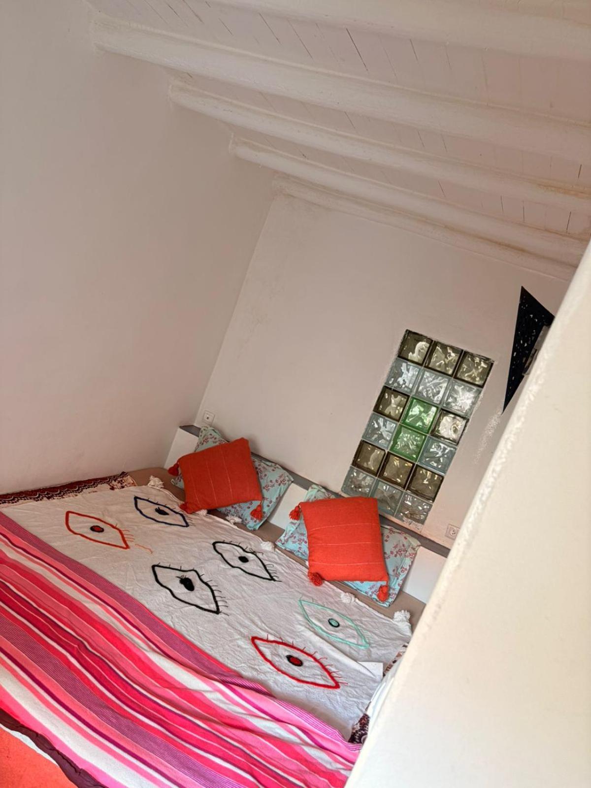 ASARAG GUEST HOUSE, YOGA & Surf